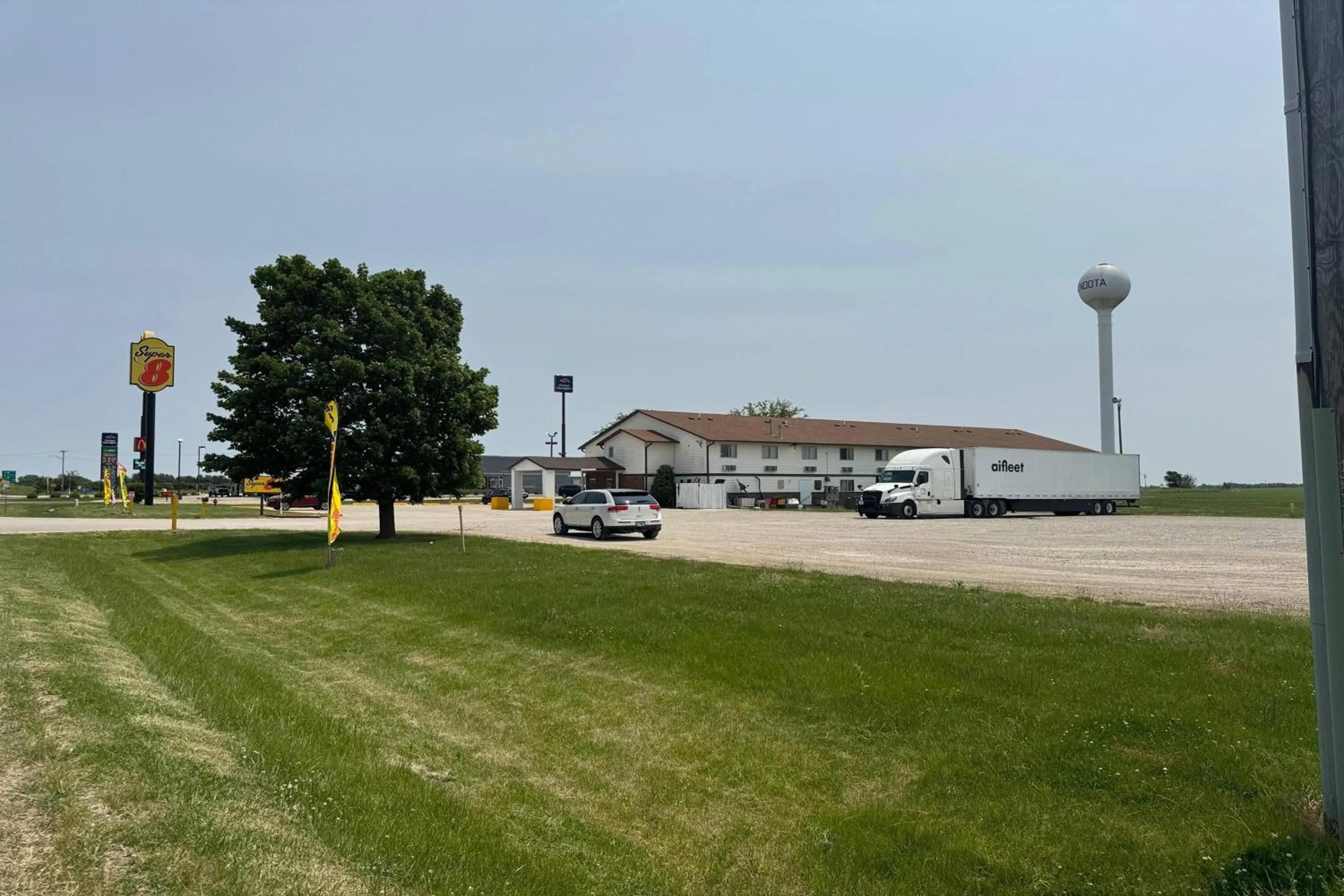 Other in Super 8 by Wyndham Mendota I-39