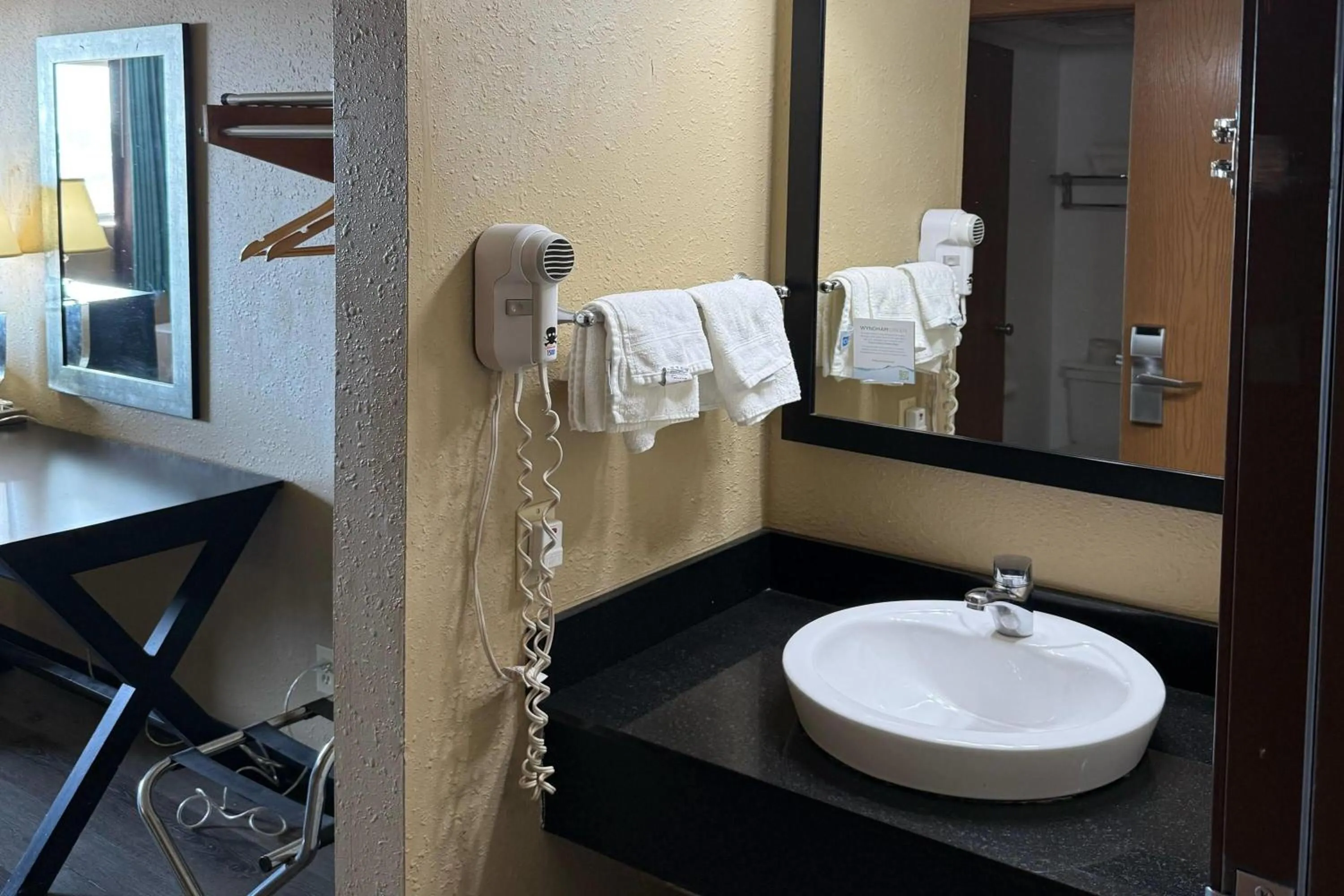 Bathroom in Super 8 by Wyndham Mendota I-39