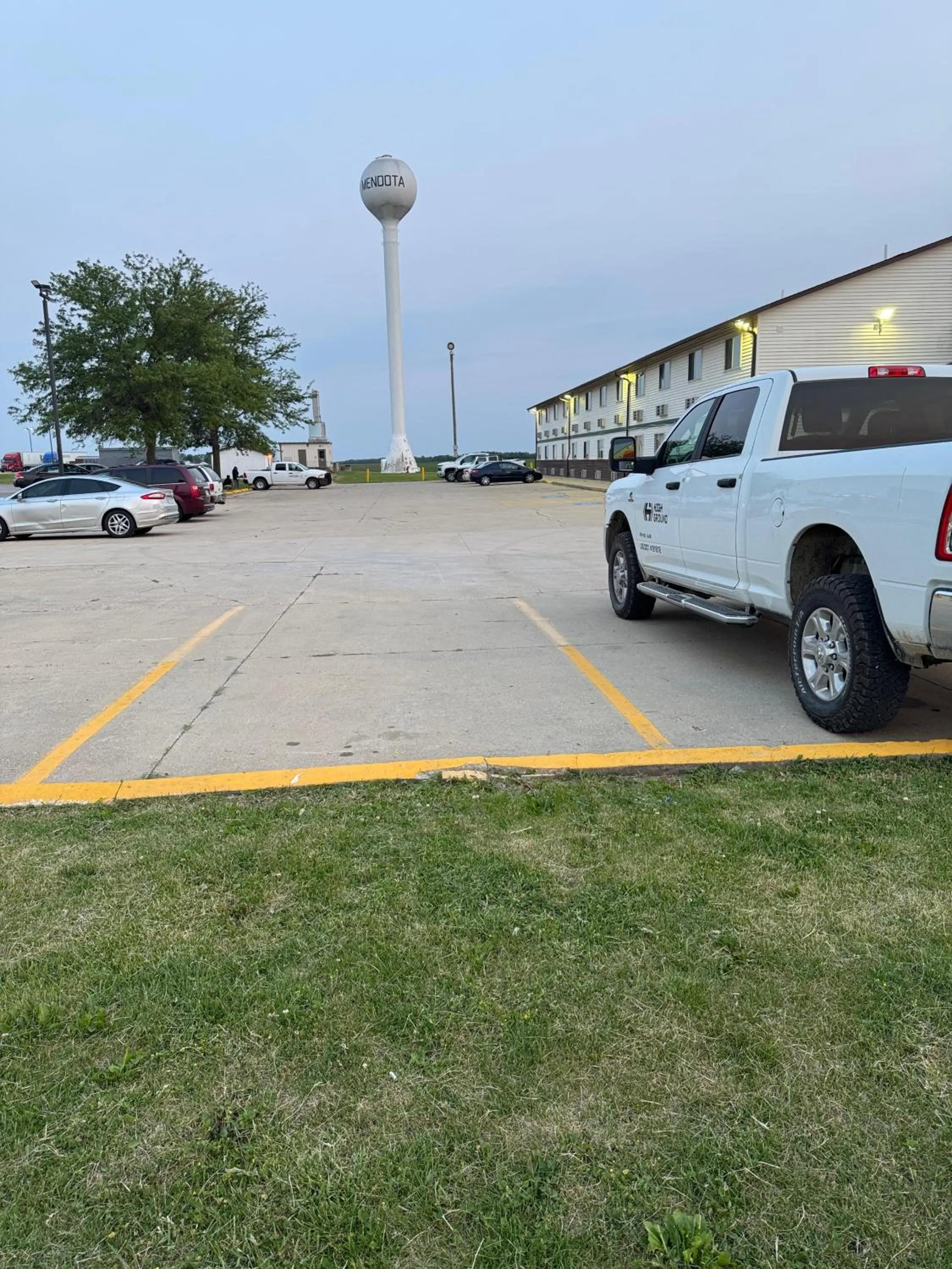 Parking in Super 8 by Wyndham Mendota I-39