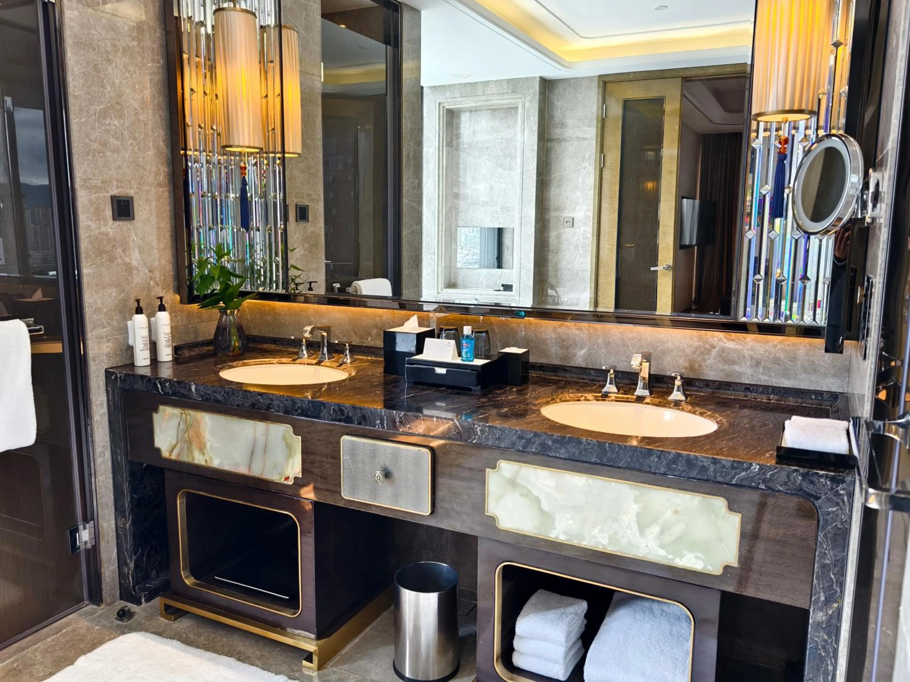 Toilet in Wanda Vista Kunming