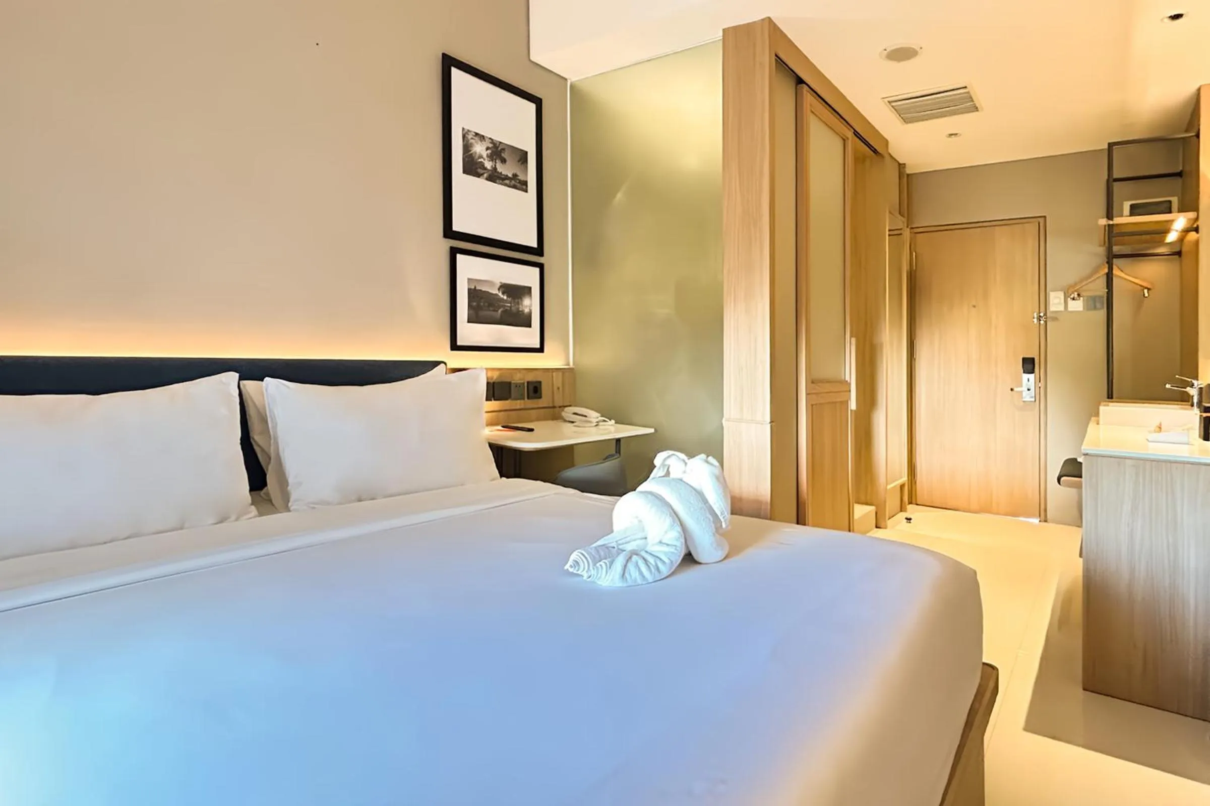 Bed in HARRIS Hotel and Conventions Denpasar Bali