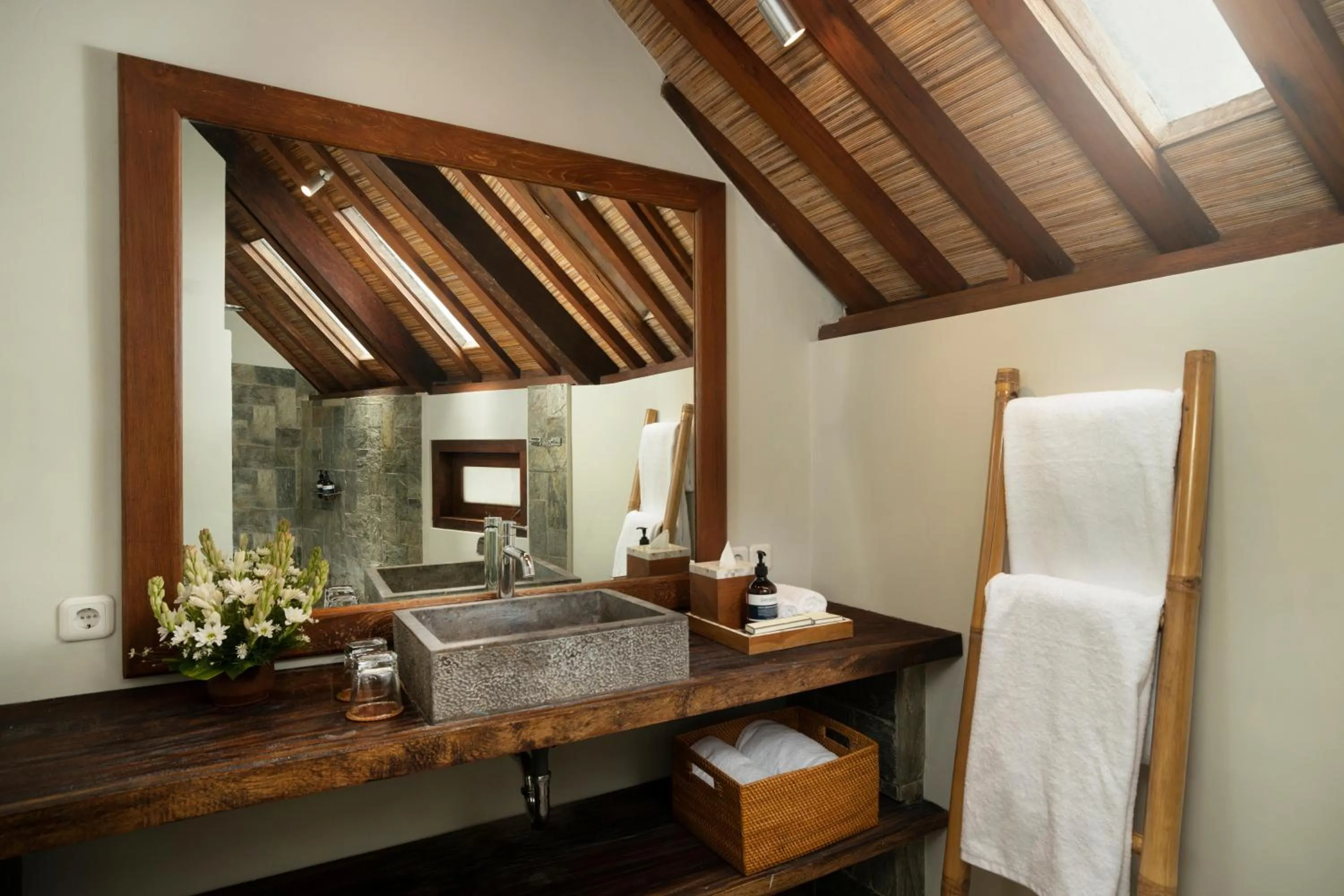 Bathroom in Villa Tirtadari by Nakula