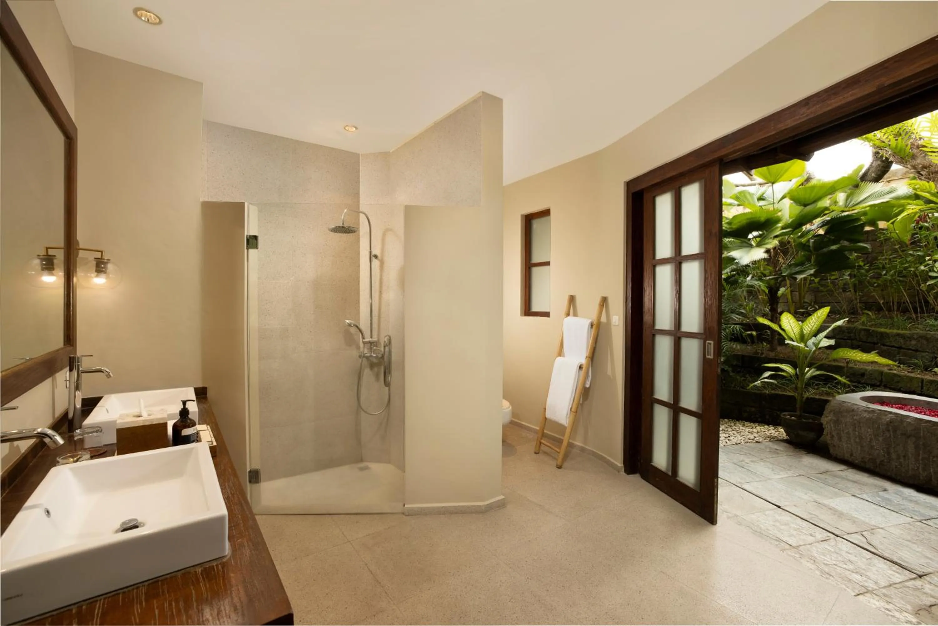 Bathroom in Villa Tirtadari by Nakula