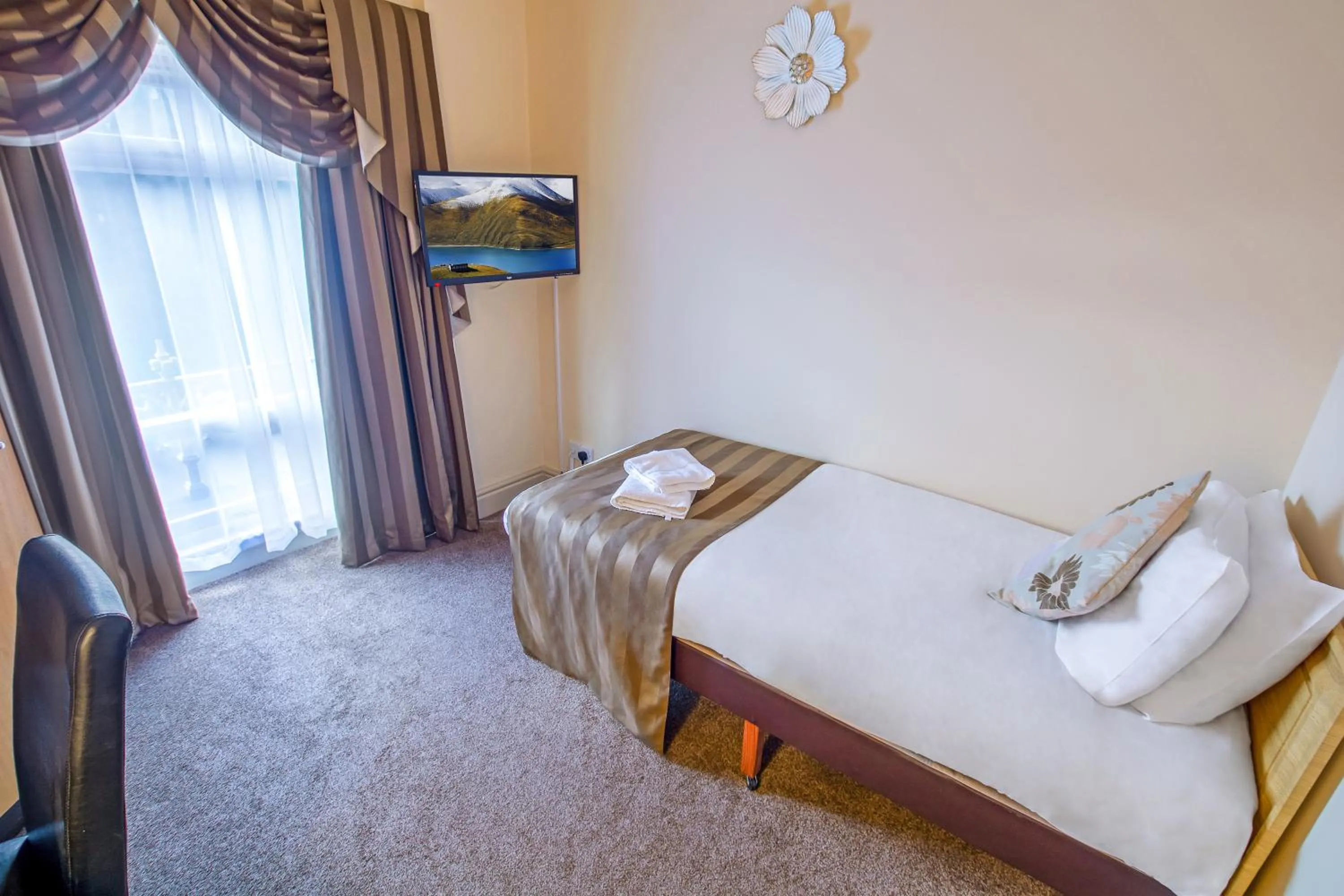 Bed in The Palace Hotel Buxton & Spa