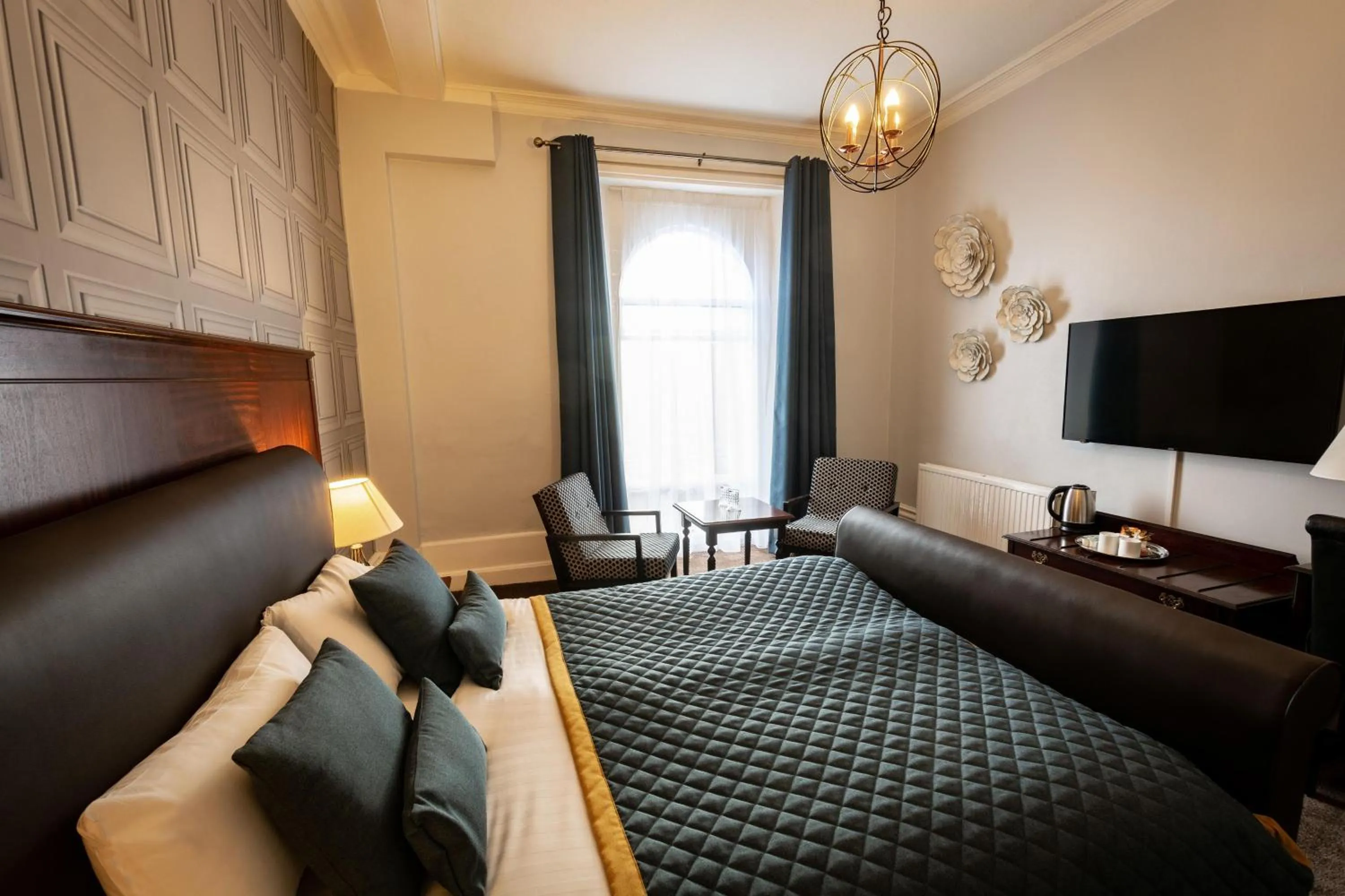 Seating area, Bed in The Palace Hotel Buxton & Spa