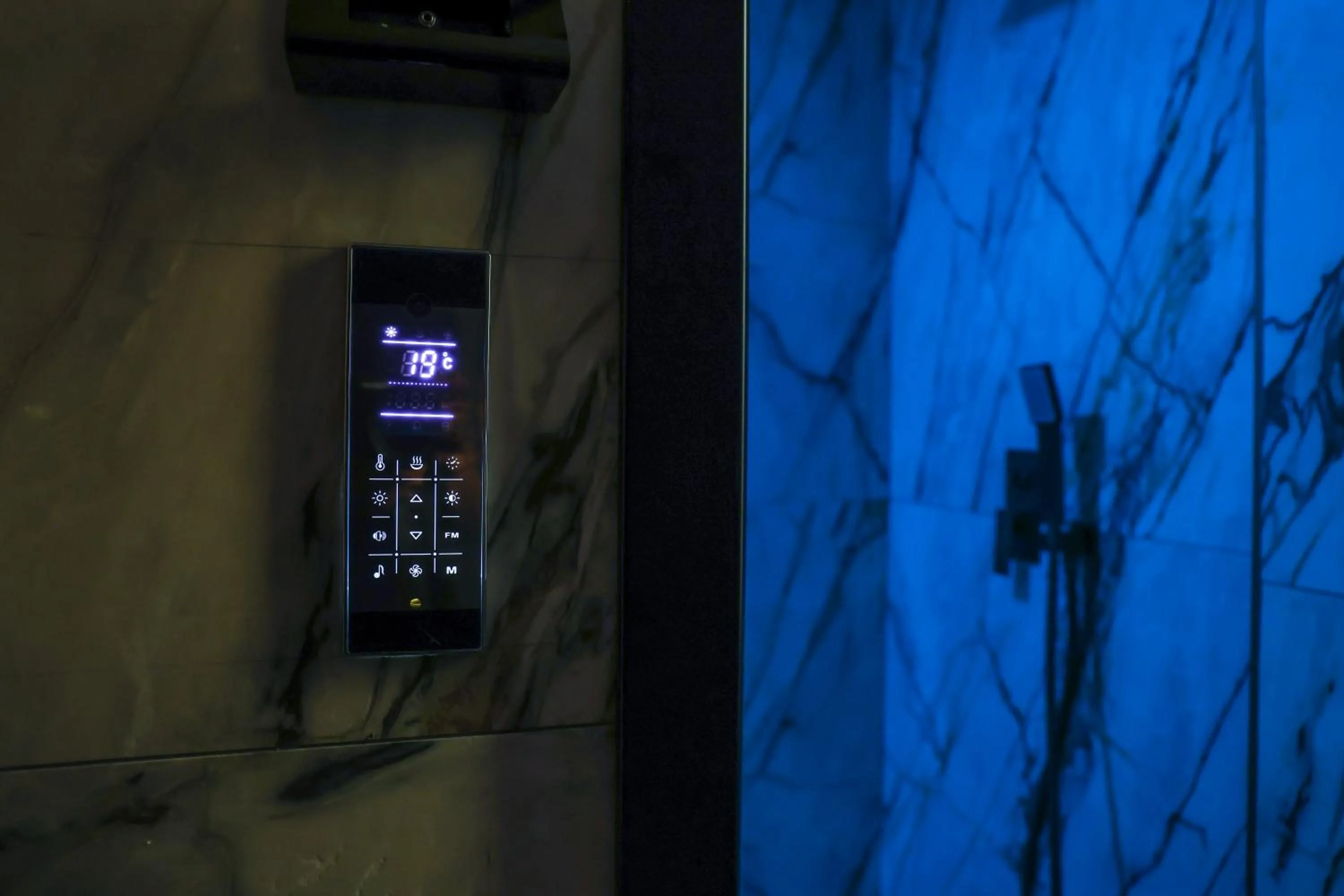 Shower in Hotel Camigliatello