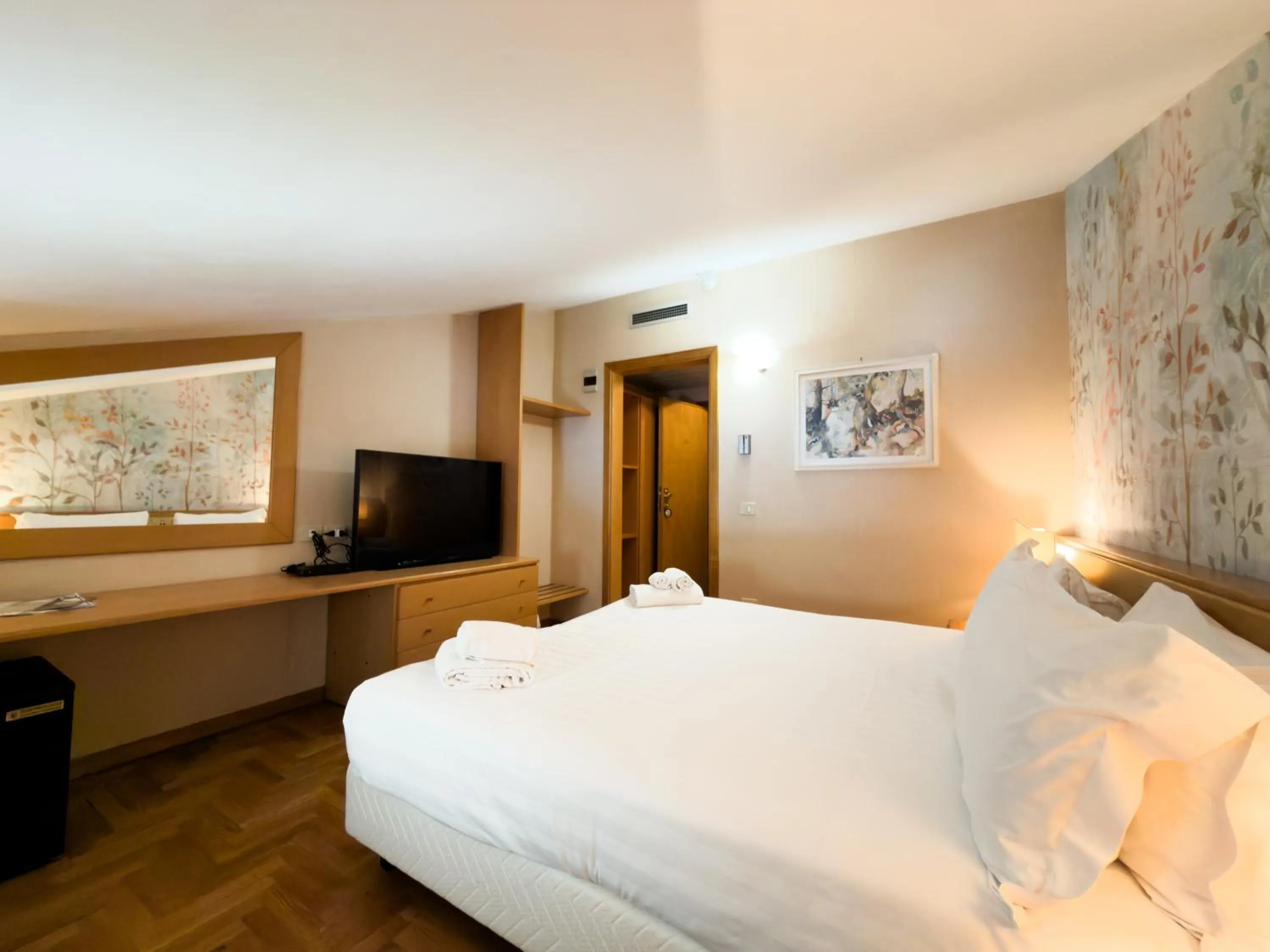 Photo of the whole room, Bed in Hotel Camigliatello