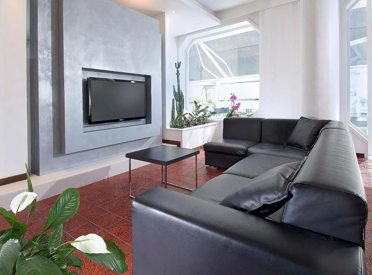 Living room in Acapulco Hotel