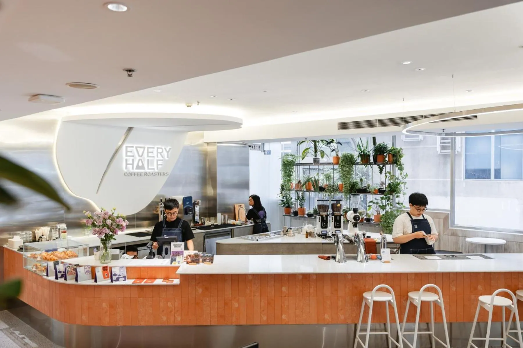 concierge in M Village Hotel Tao Đàn Park