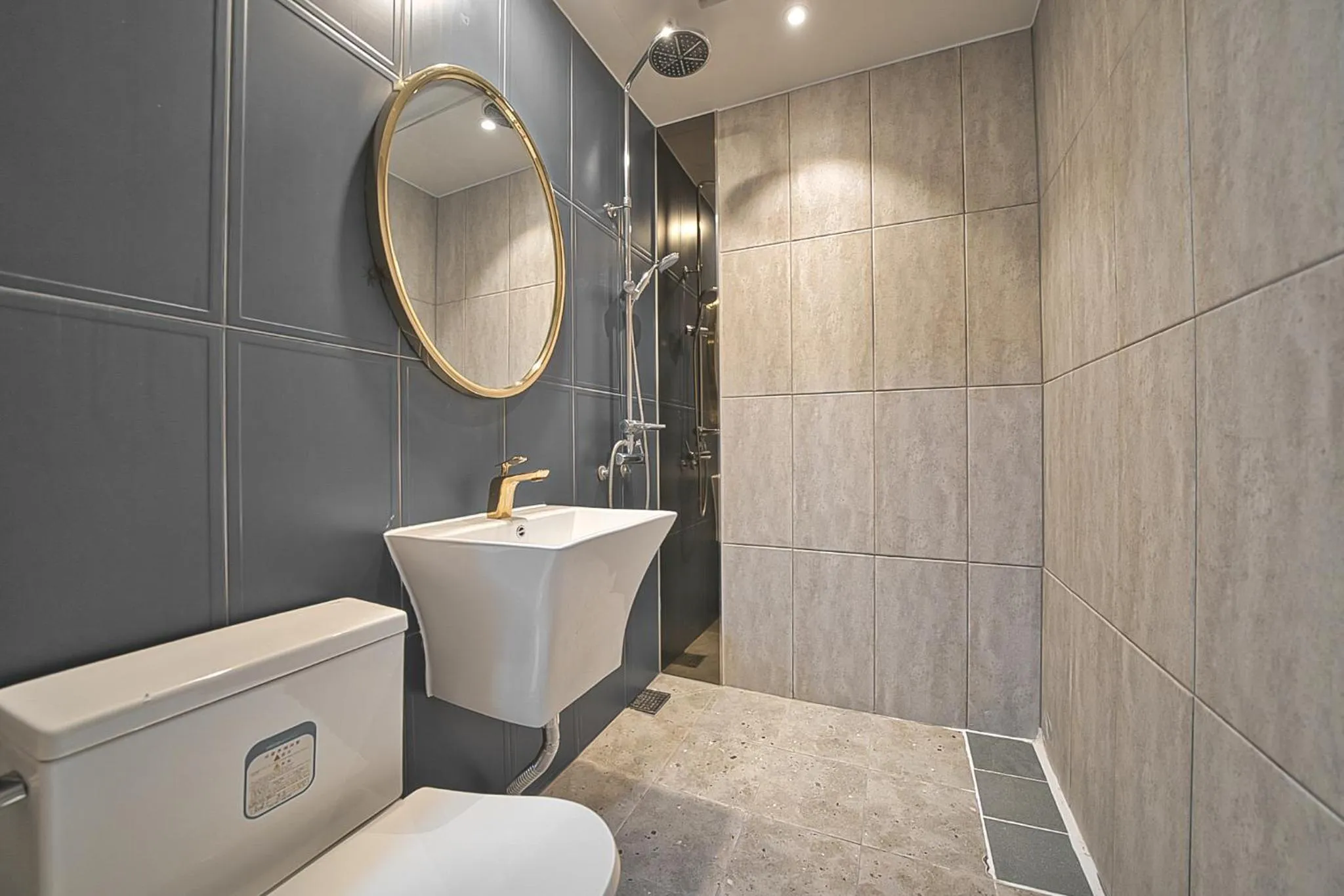 Toilet in One Stay Hotel