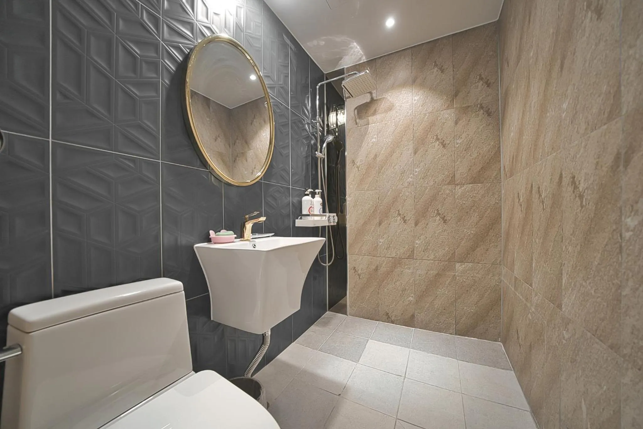 Shower in One Stay Hotel