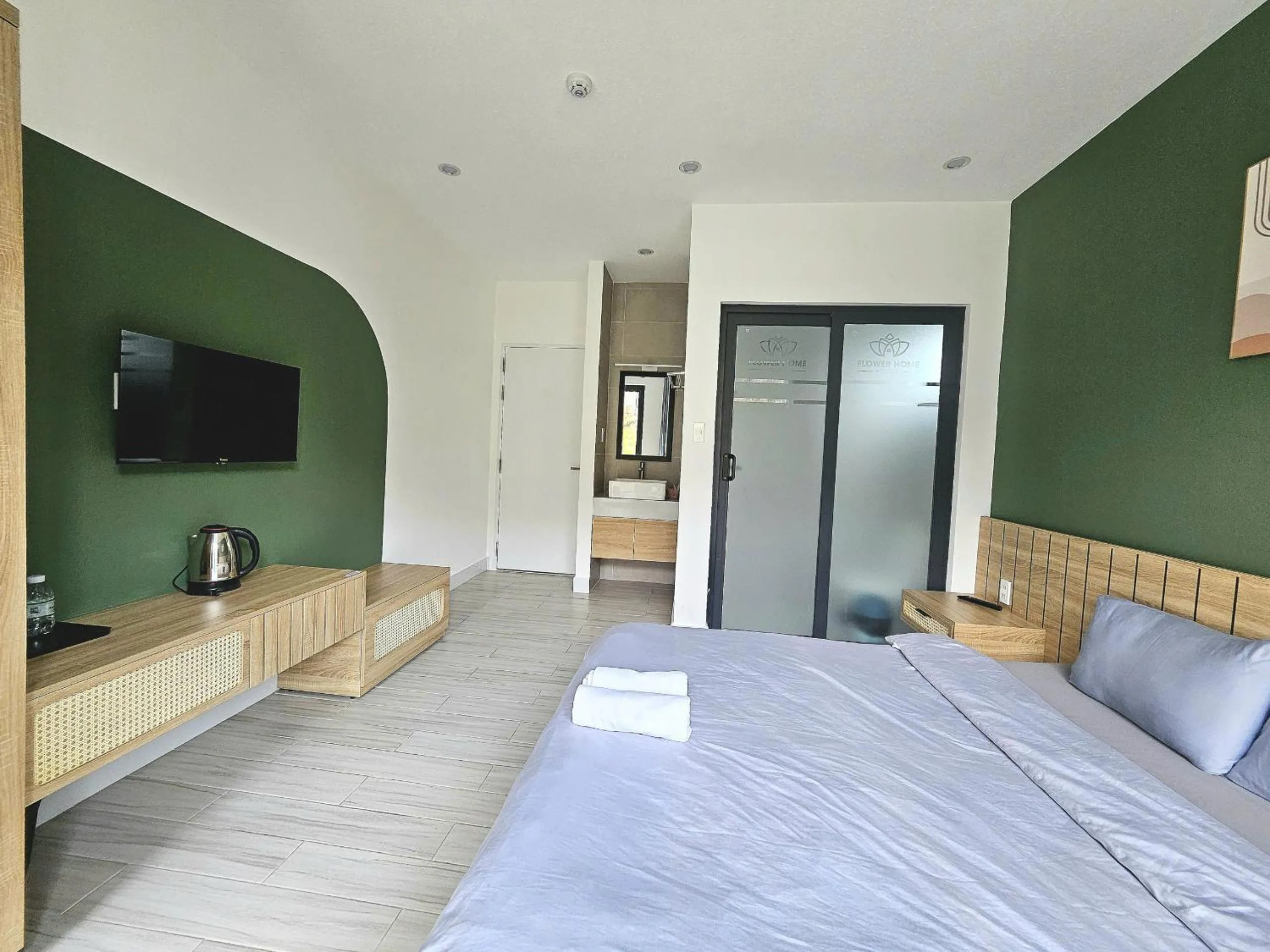 Property building, Bed in Flower Home KHE SANH 1