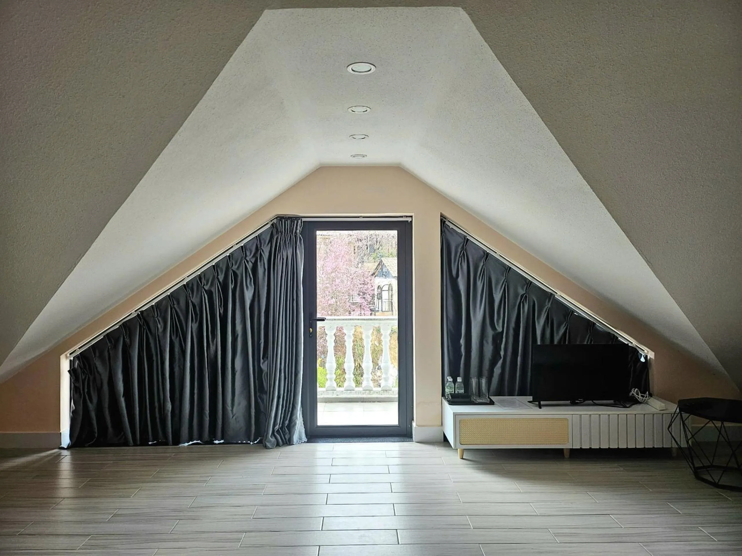 Property building, Bed in Flower Home KHE SANH 1