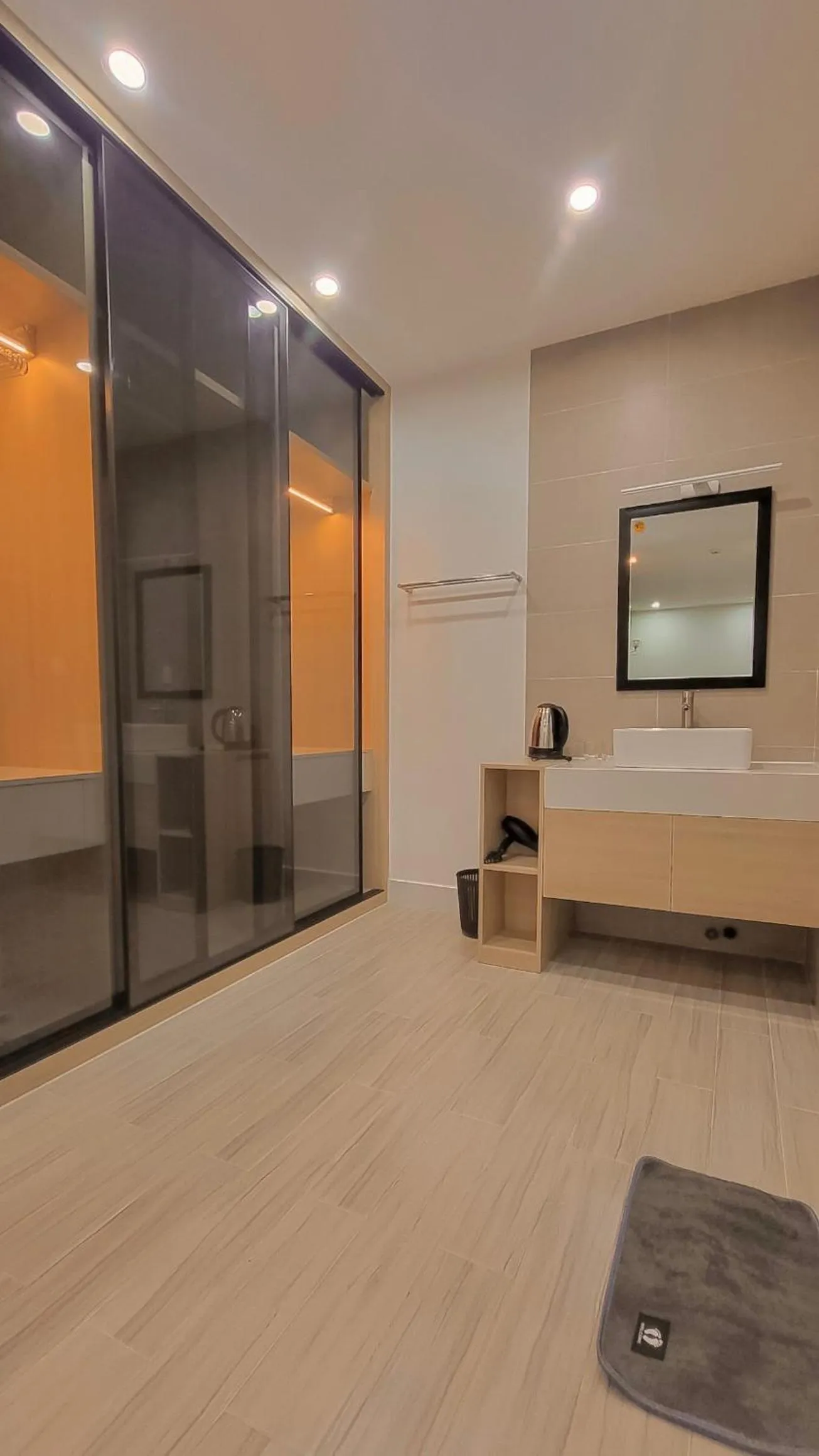 Photo of the whole room in Flower Home KHE SANH 1