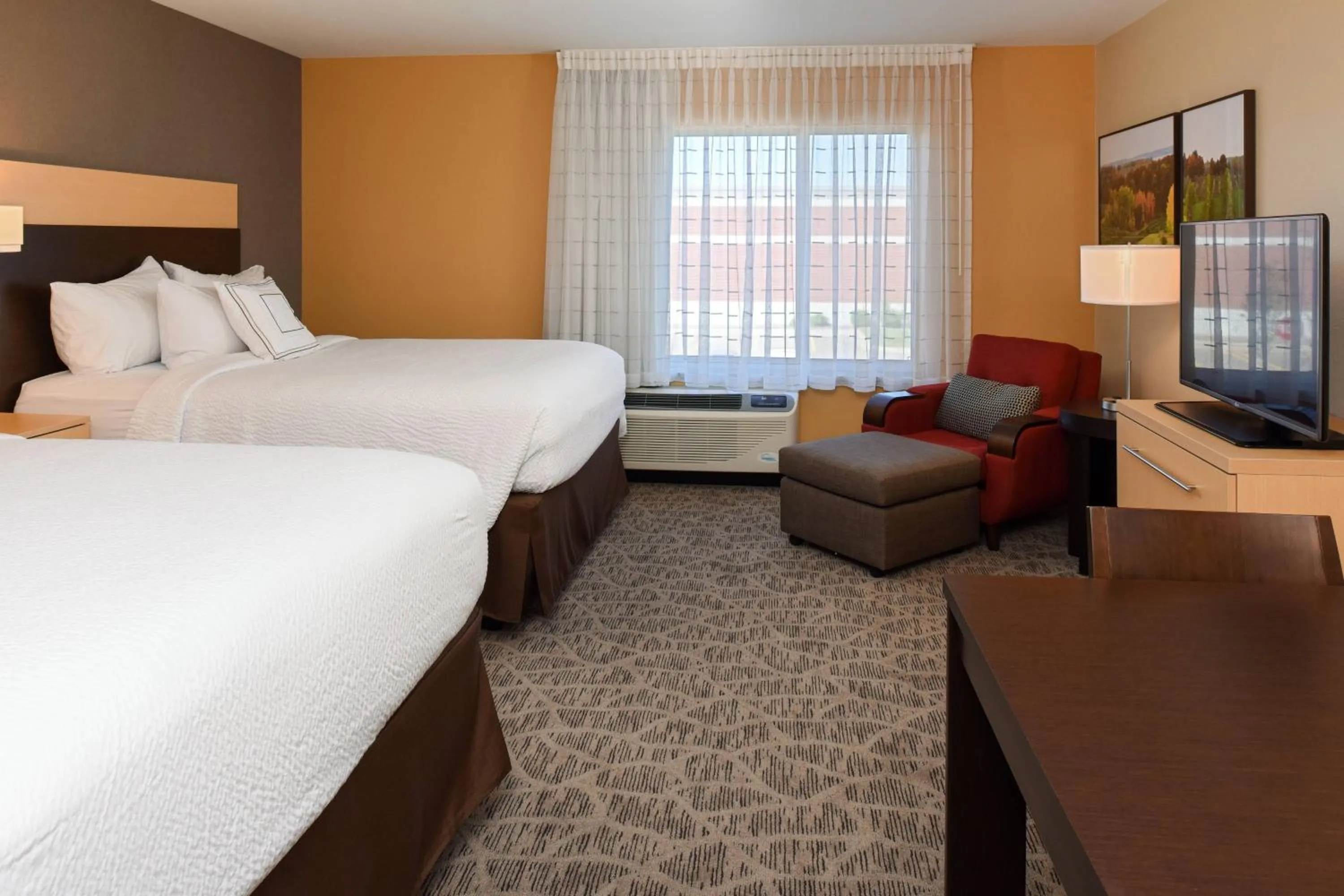 Photo of the whole room, Bed in TownePlace by Marriott Suites Detroit Auburn Hills