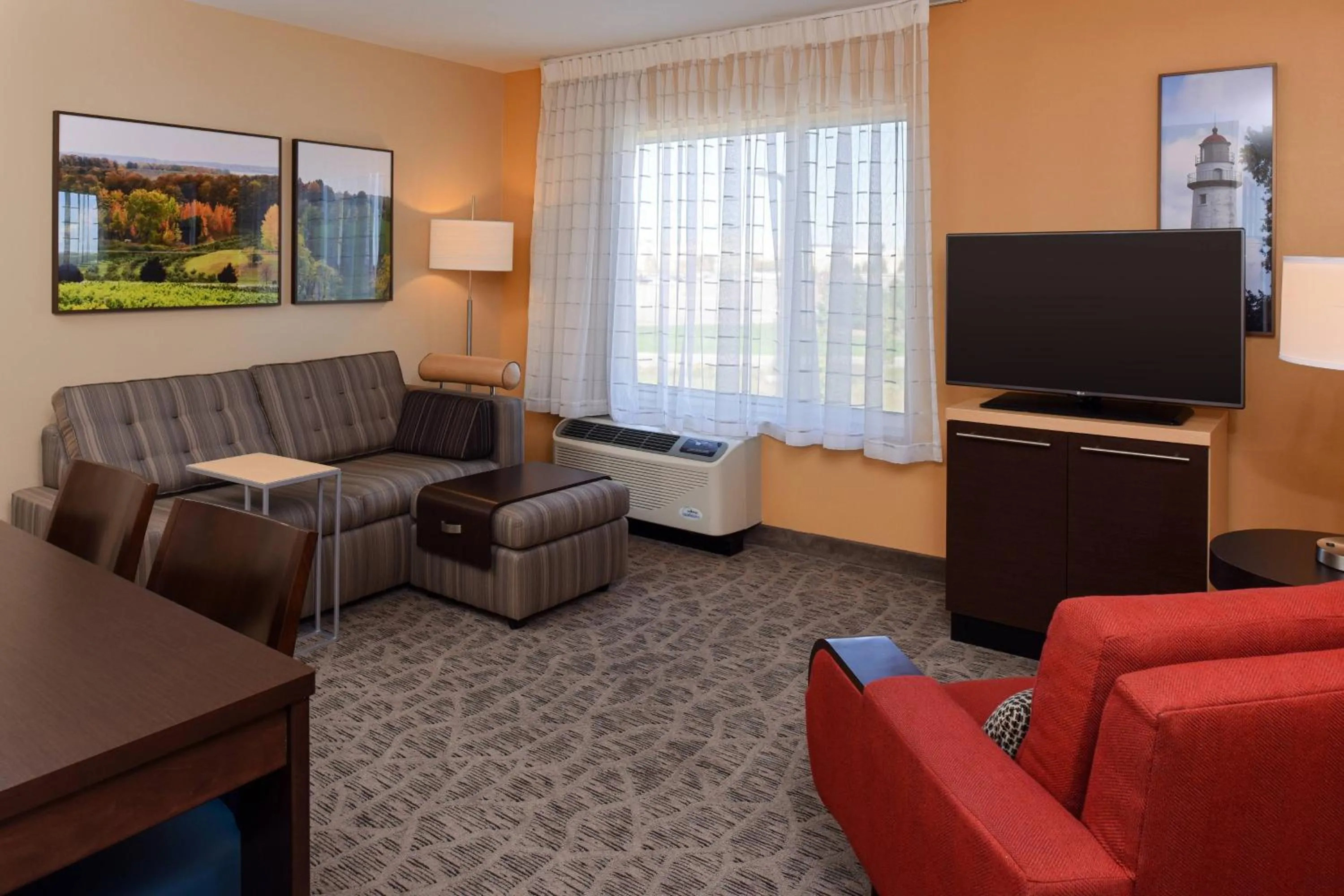 Bedroom in TownePlace by Marriott Suites Detroit Auburn Hills