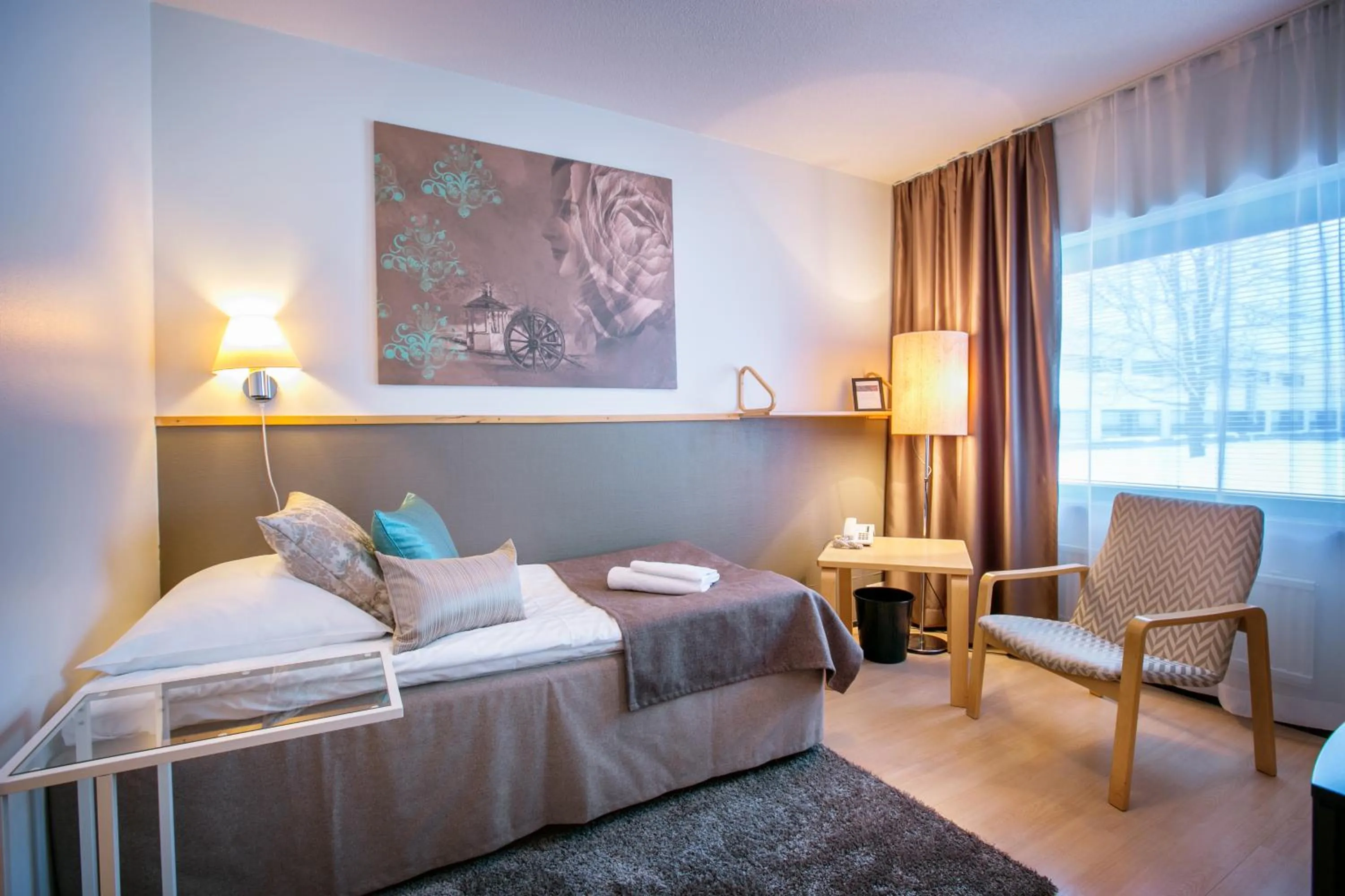 Photo of the whole room, Bed in Hotelli Gustavelund