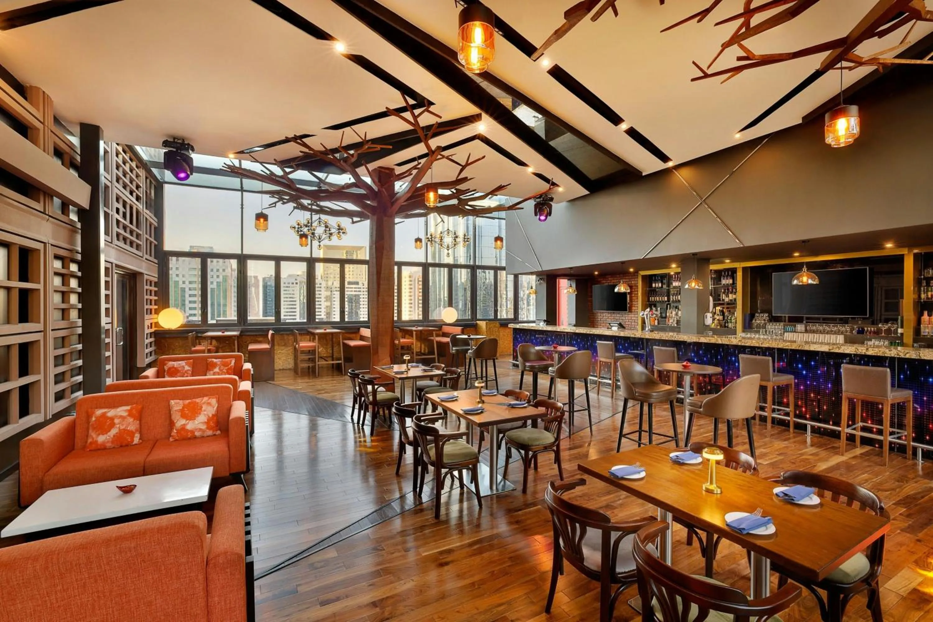 Restaurant/places to eat in Courtyard by Marriott World Trade Center, Abu Dhabi