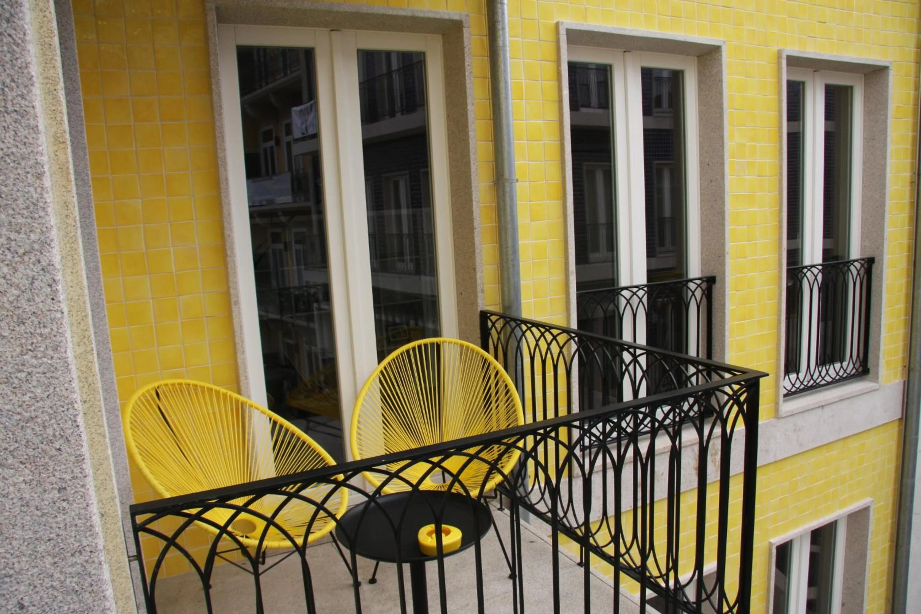 Toctoc Yellow