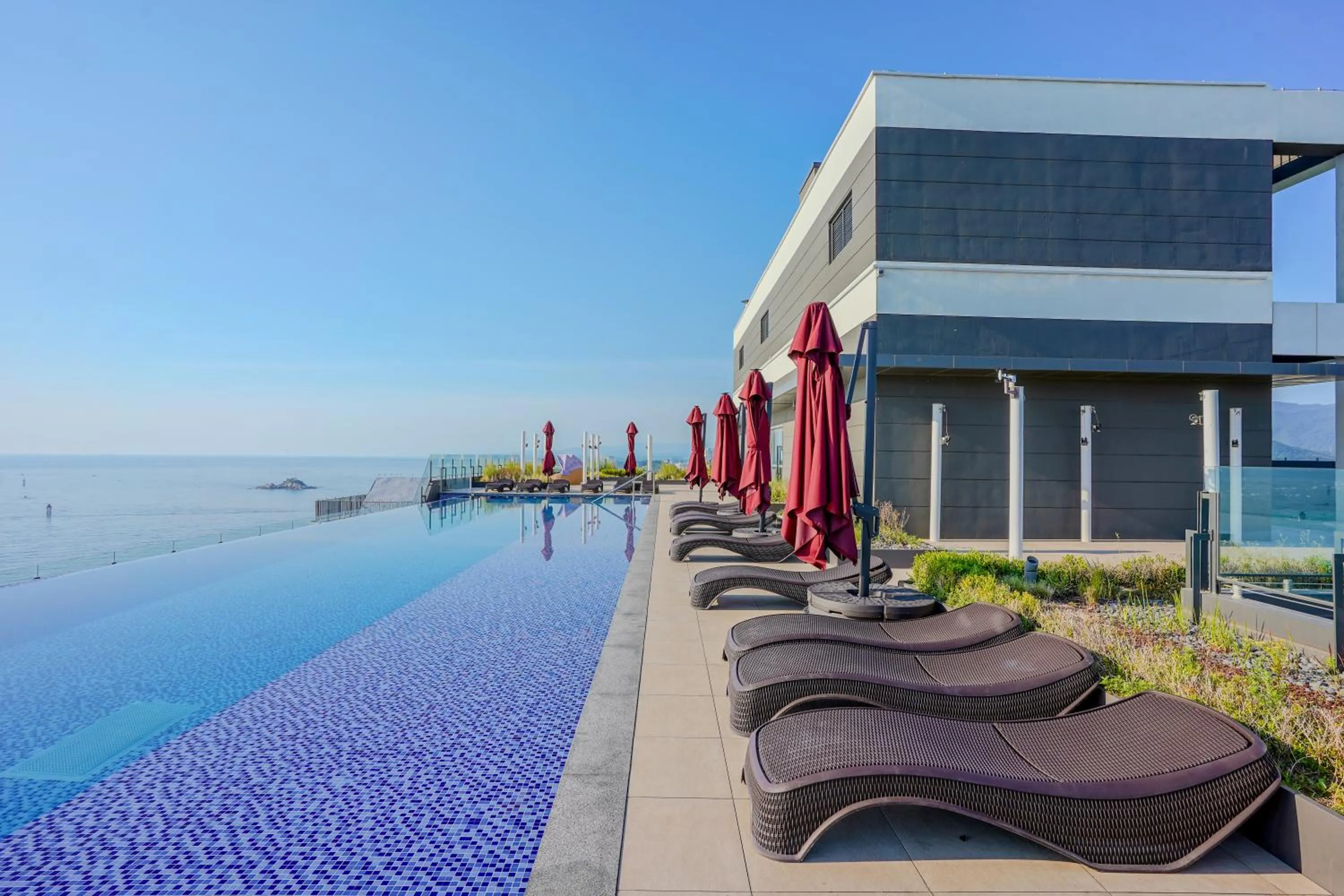 Swimming pool in More than Sokcho