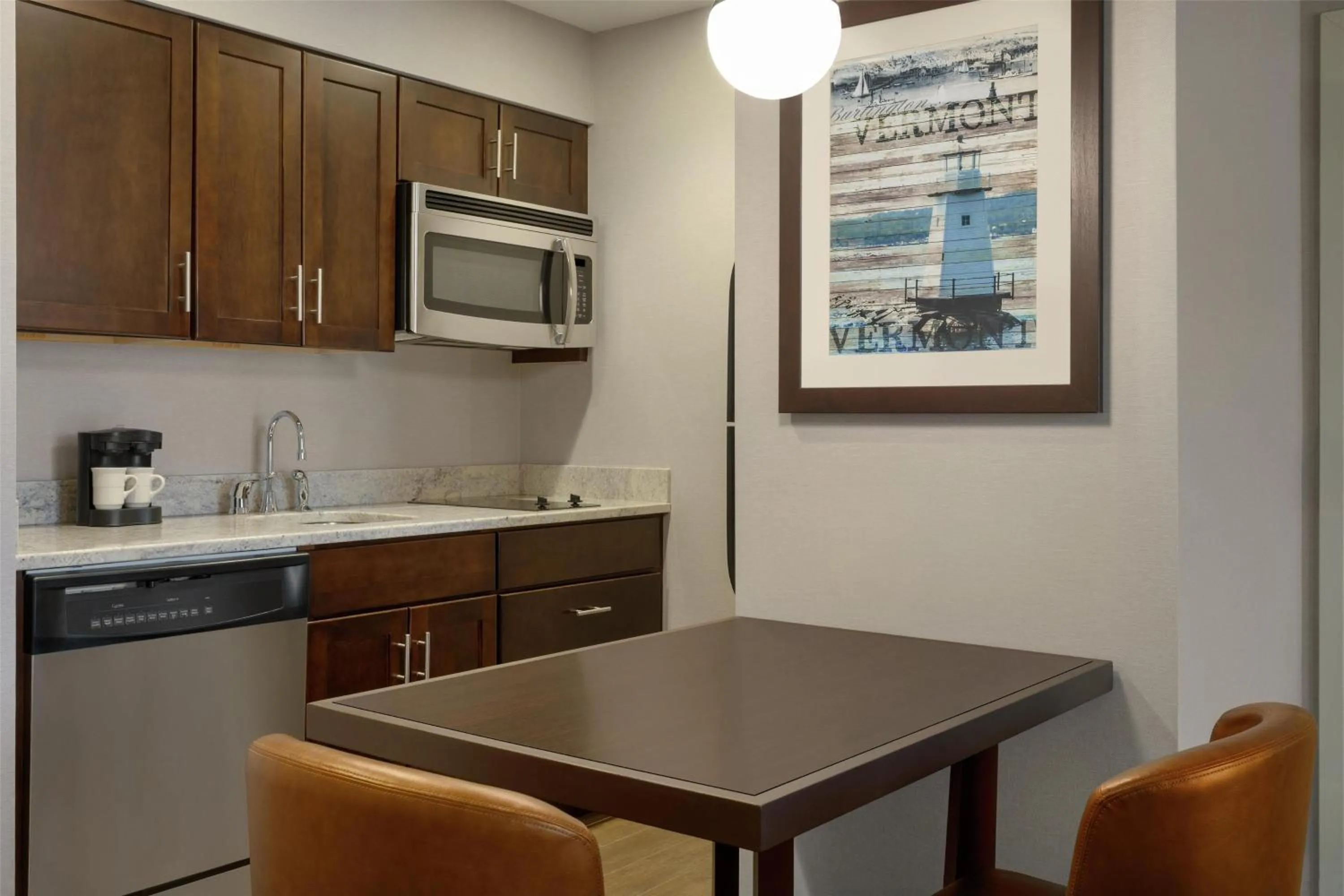 Kitchen or kitchenette in Homewood Suites by Hilton Burlington