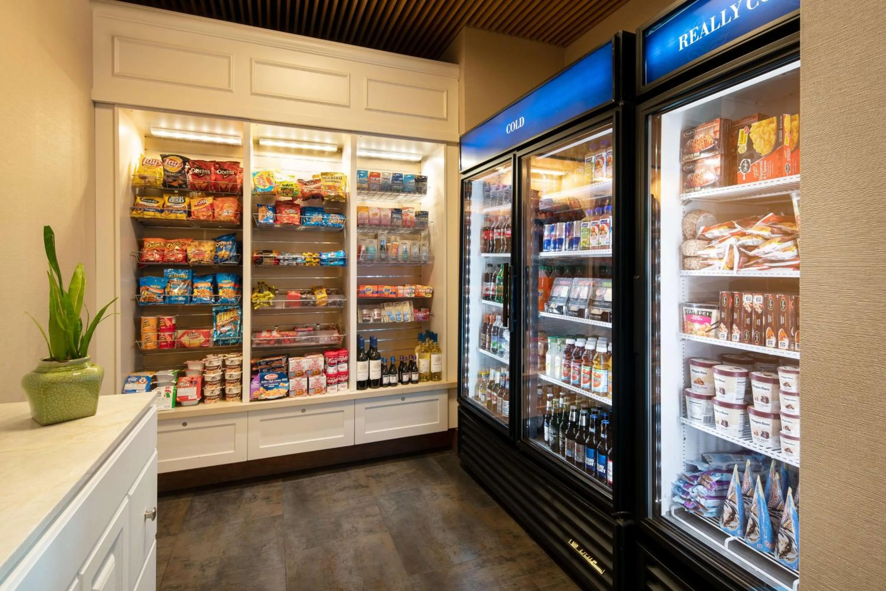 Restaurant/places to eat in Hilton Garden Inn Long Island City