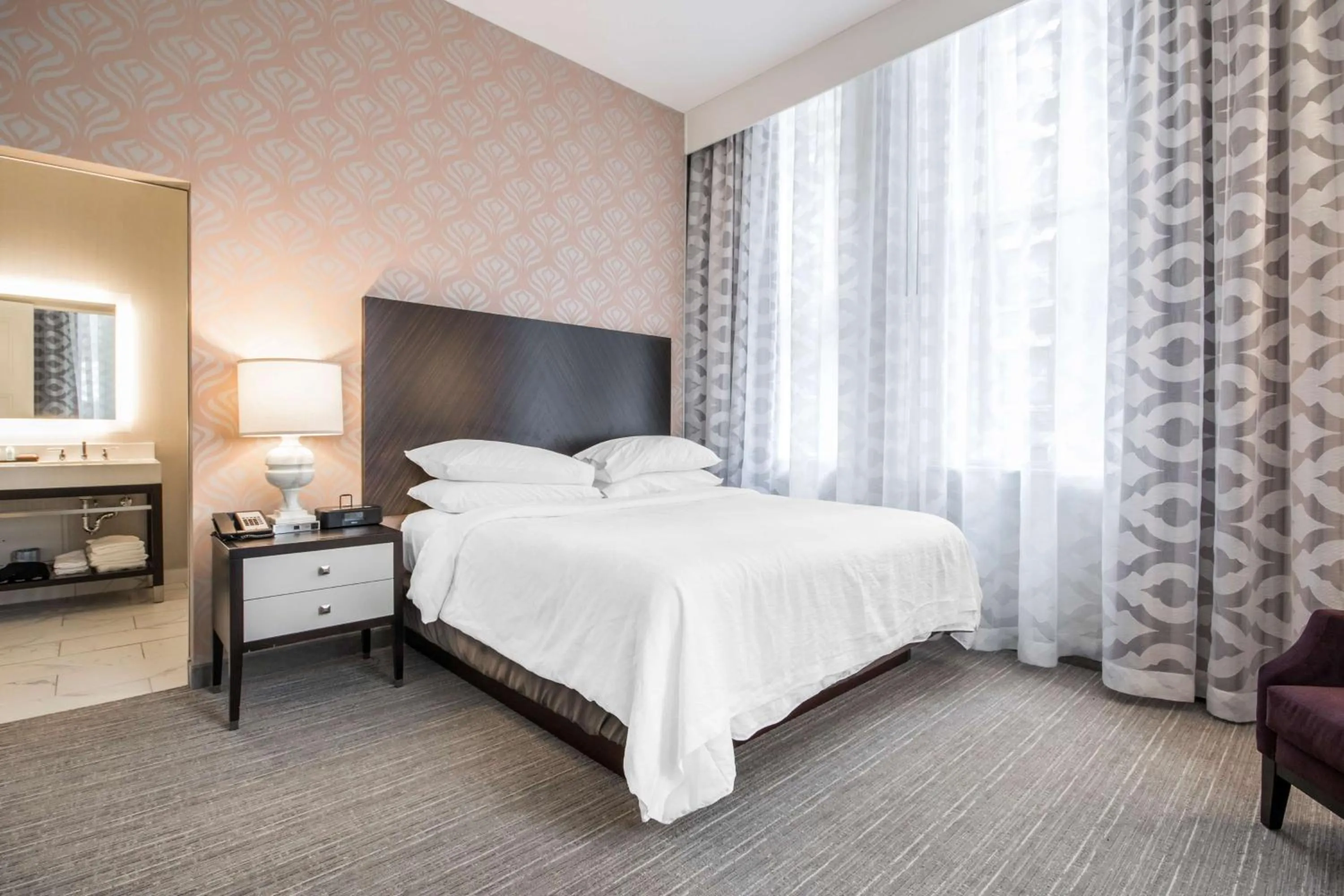 Bed in Embassy Suites Louisville Downtown