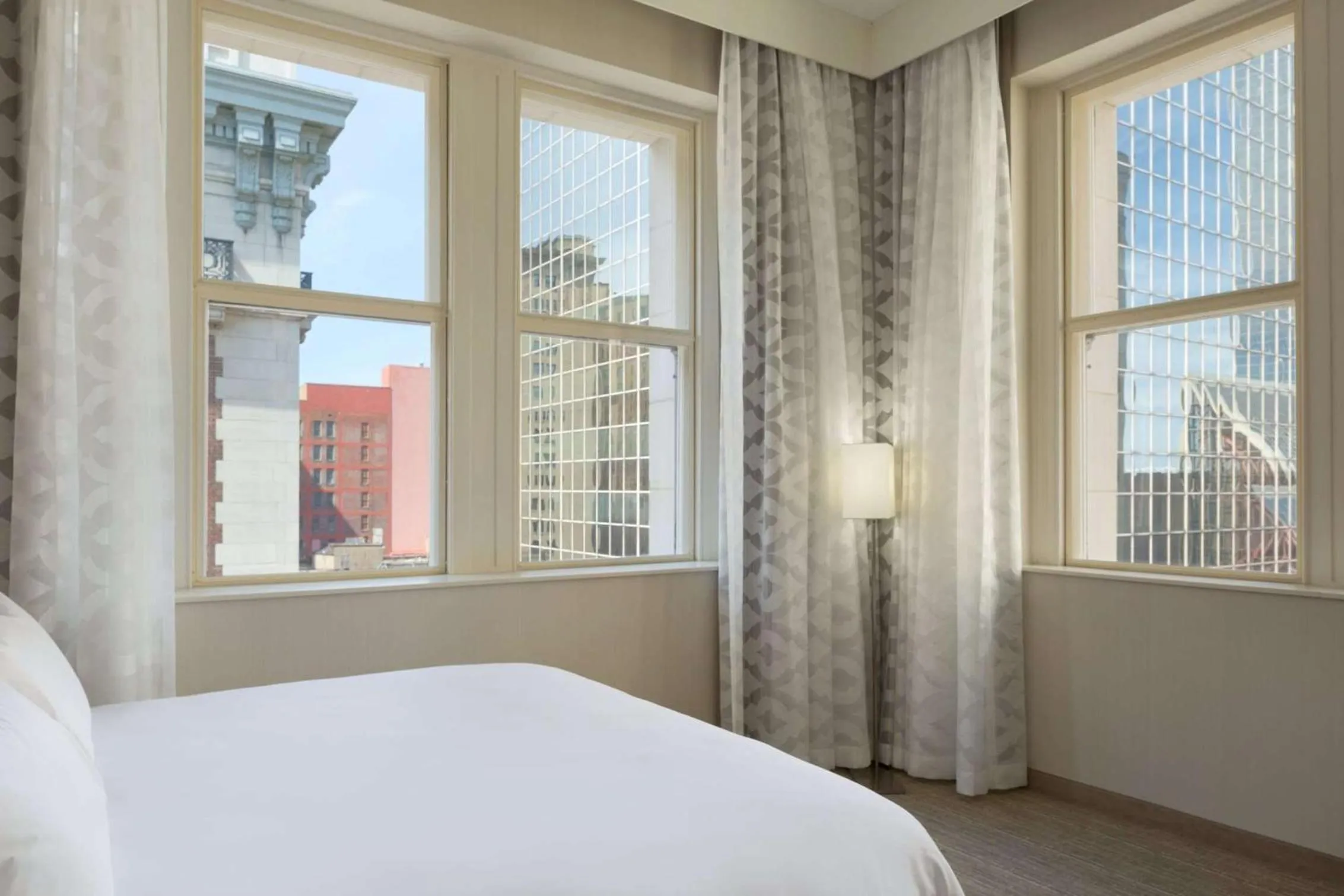 Bed in Embassy Suites Louisville Downtown