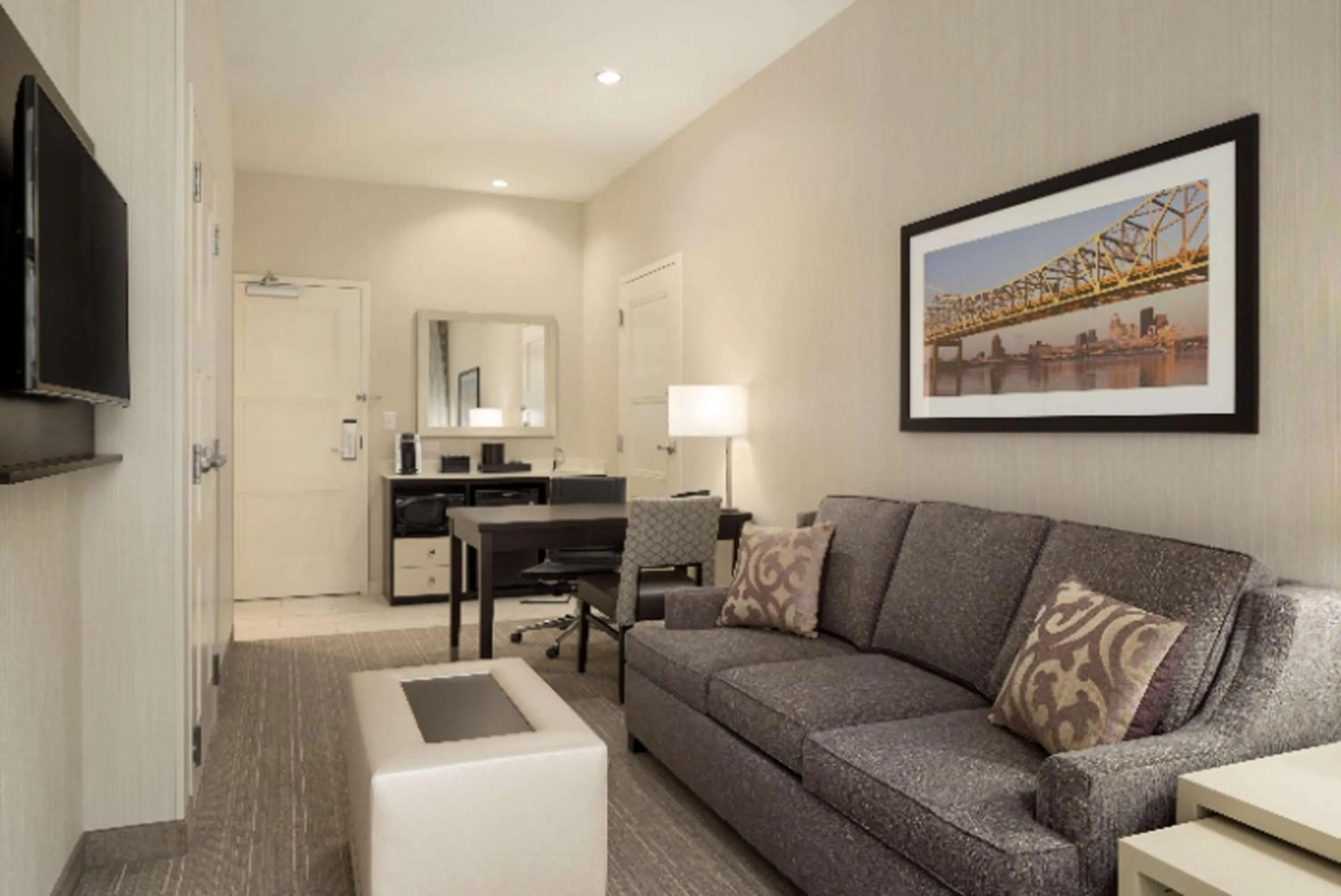 Bedroom in Embassy Suites Louisville Downtown