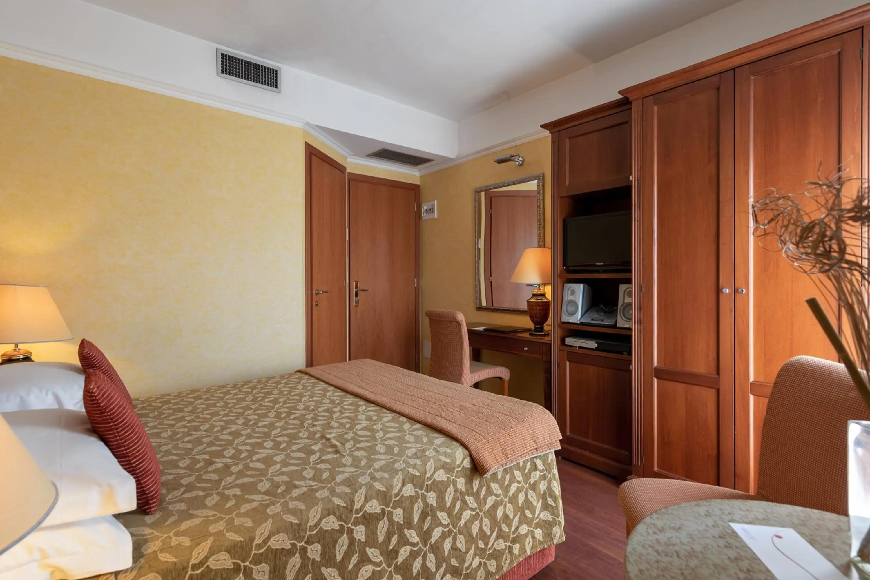 Bedroom, Bed in Bio Boutique Hotel XU' - Gruppo Ambienthotels