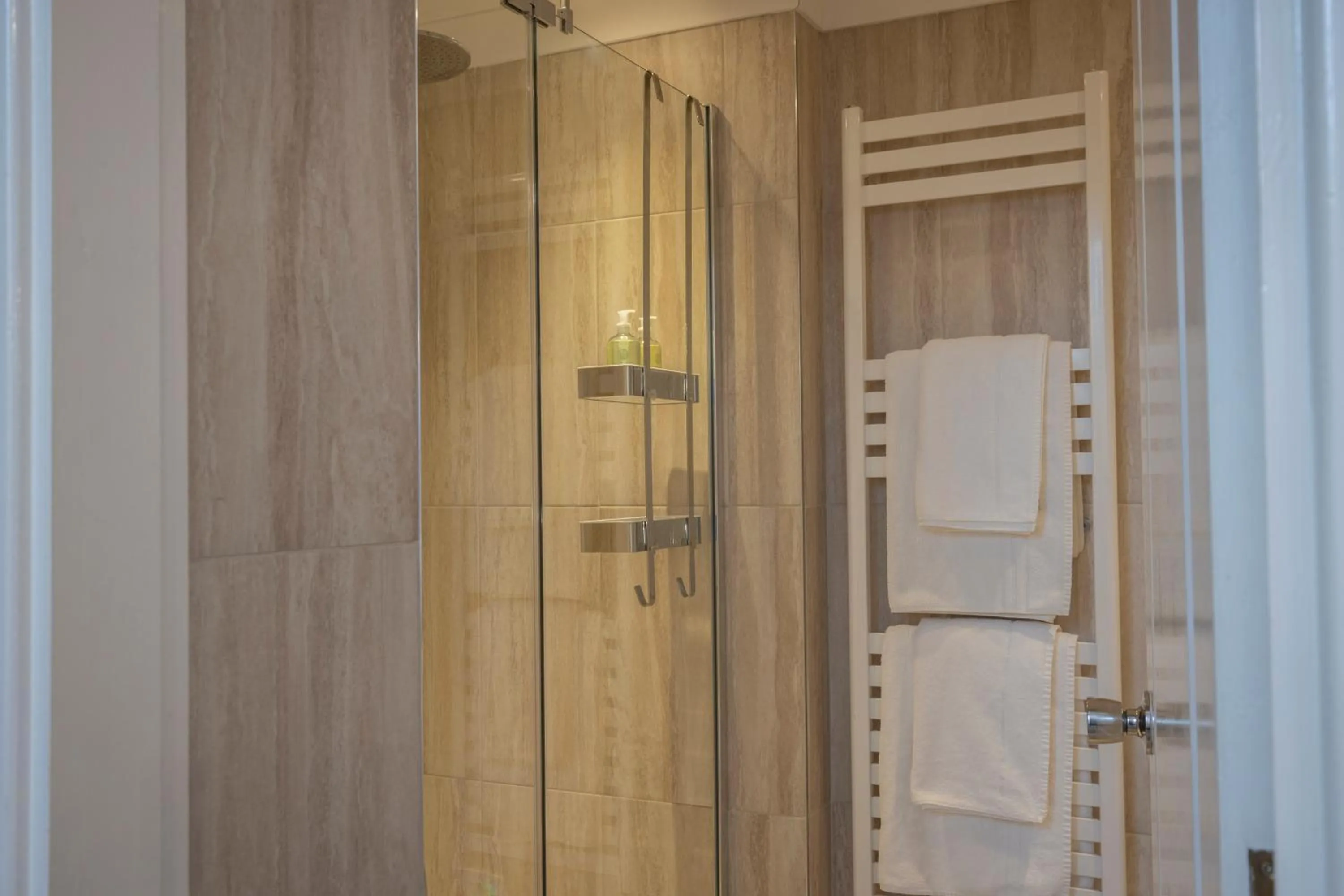 Shower in B/W Plus Buxton Lee Wood Hotel