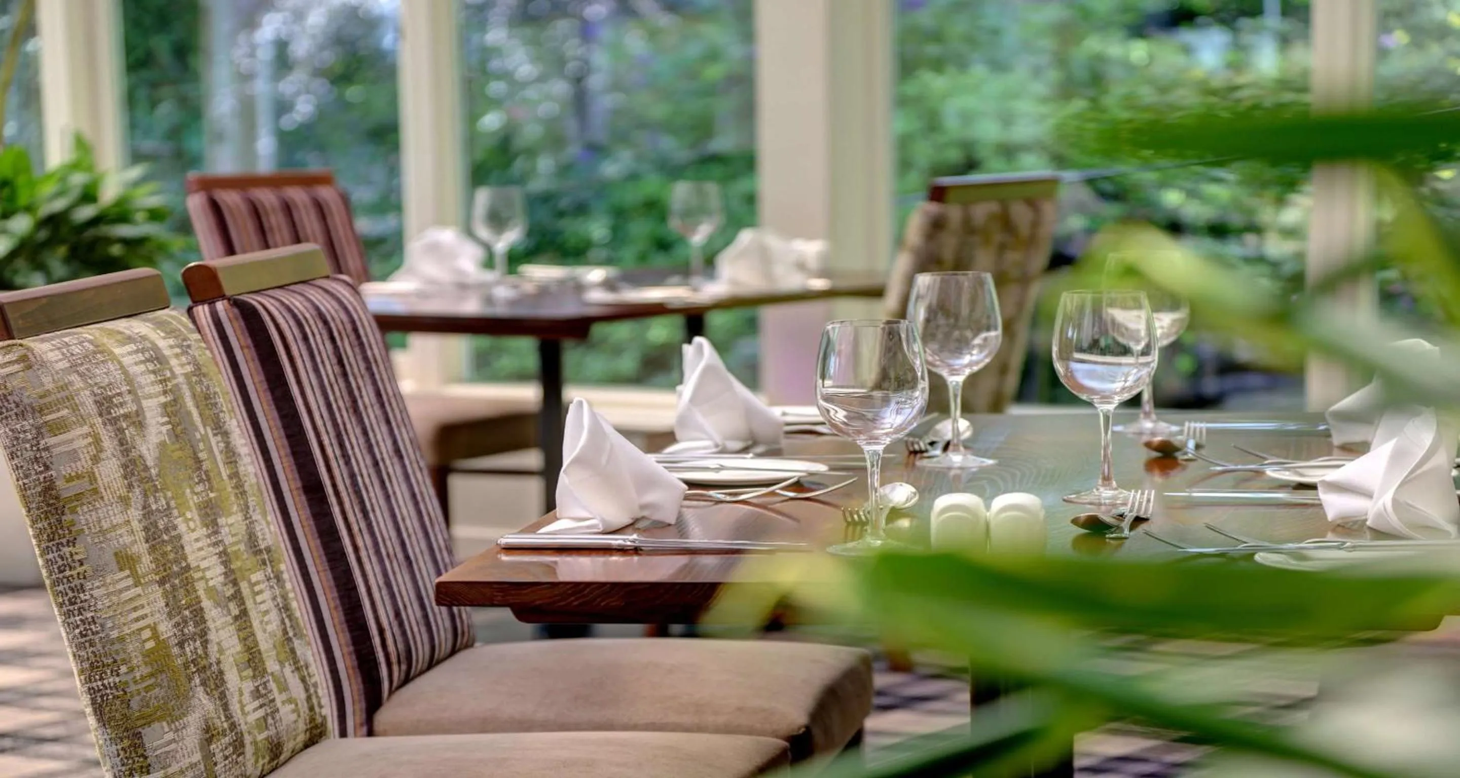 Restaurant/places to eat in B/W Plus Buxton Lee Wood Hotel