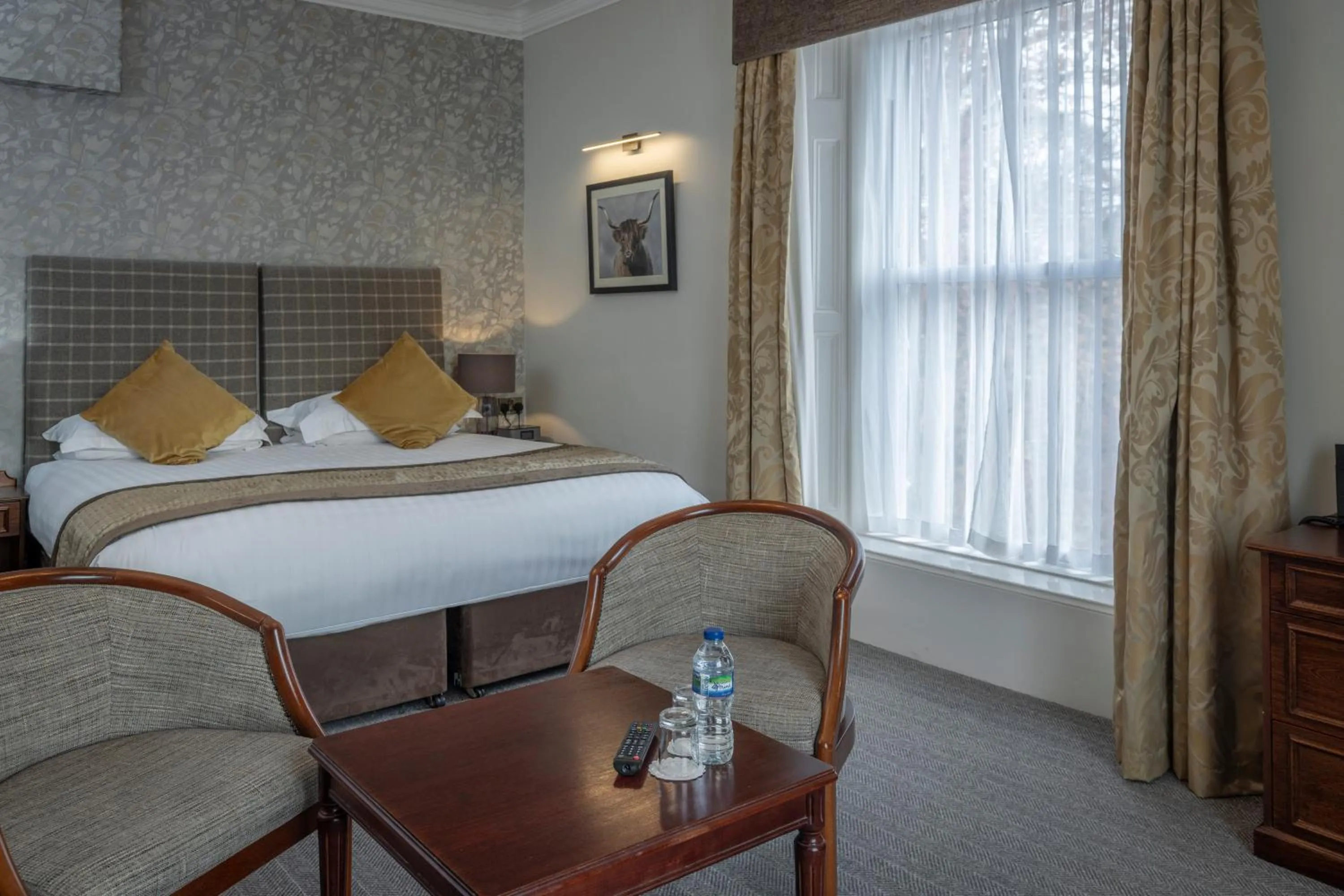 Bed in B/W Plus Buxton Lee Wood Hotel