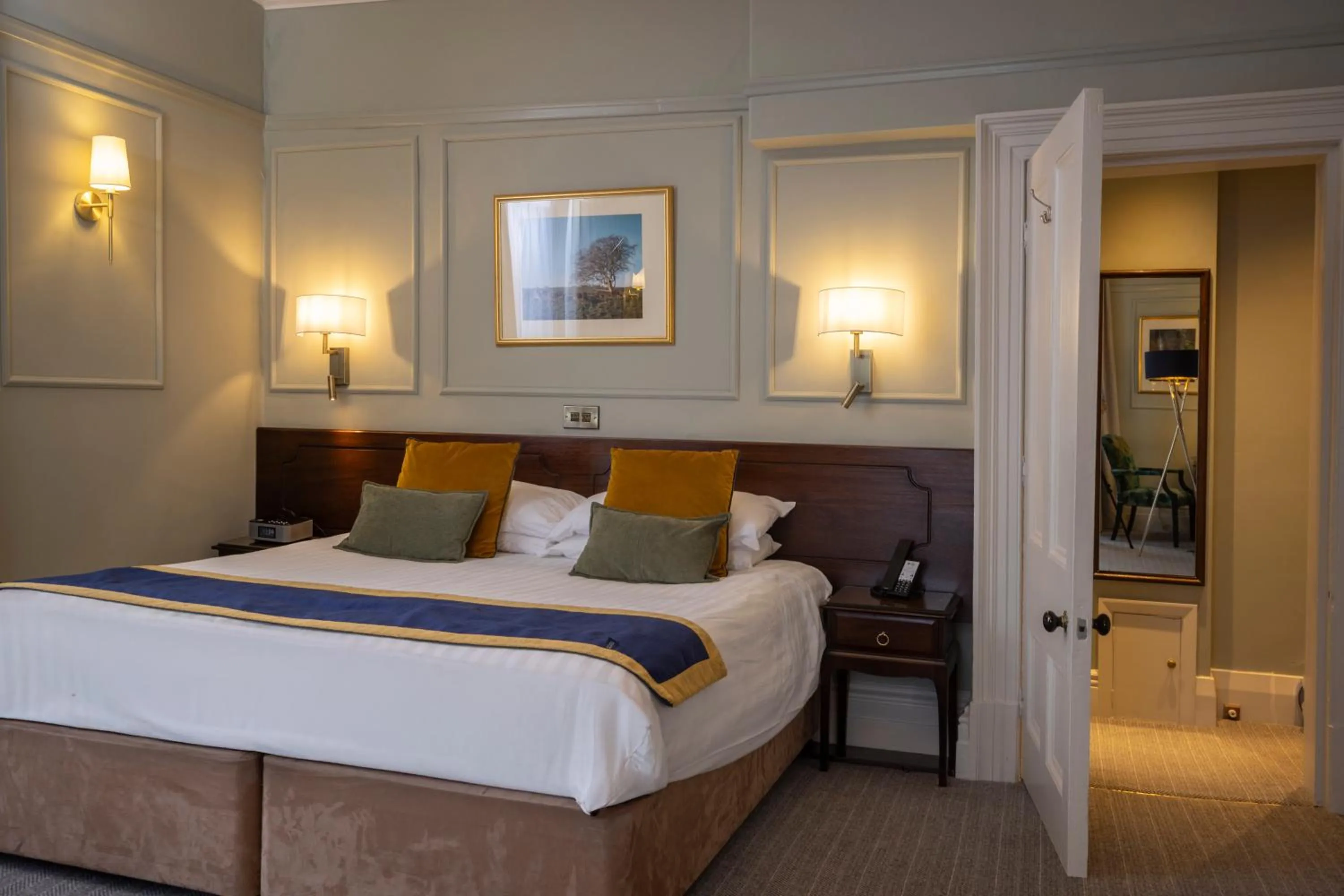 Bed in B/W Plus Buxton Lee Wood Hotel