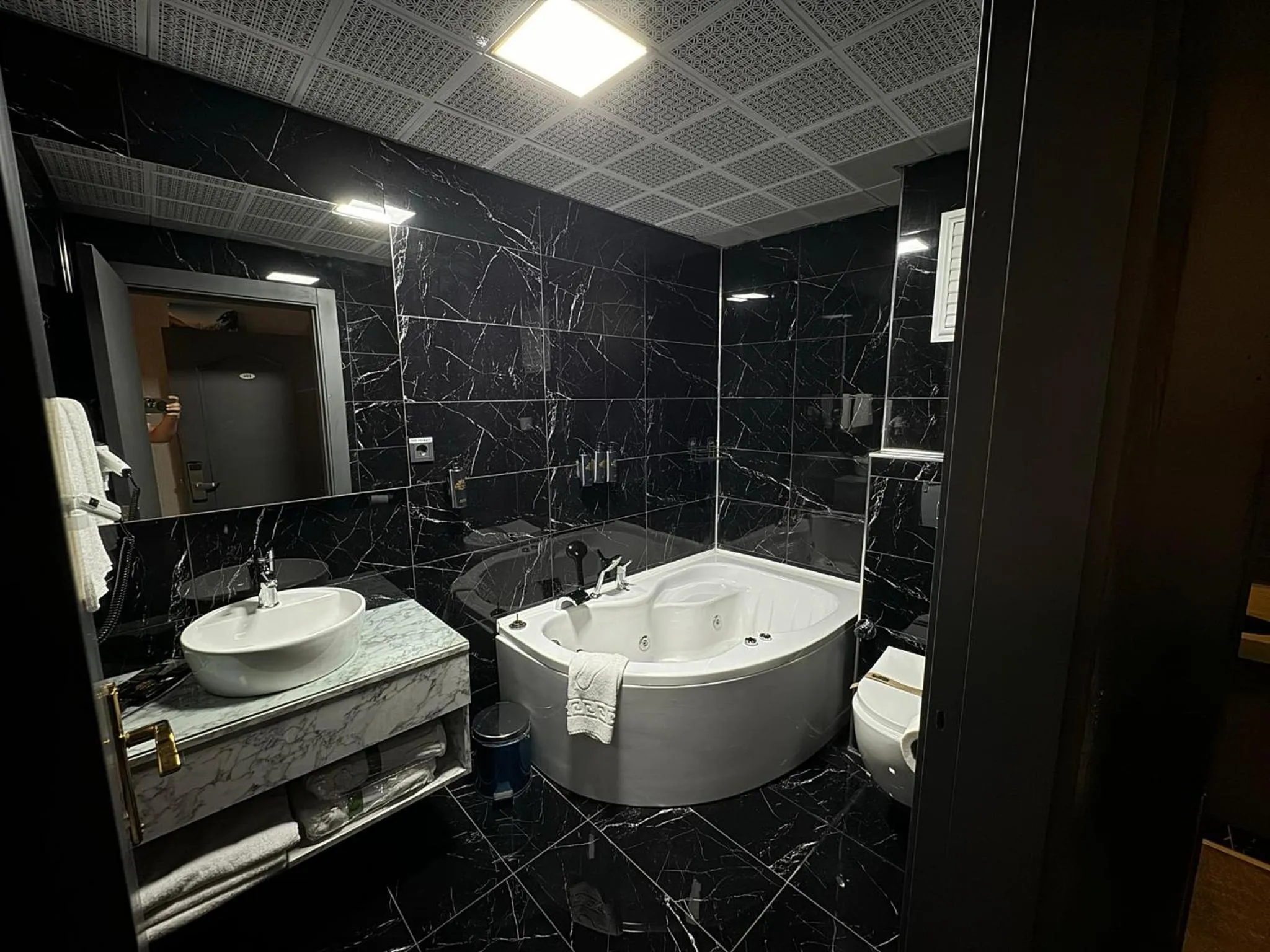 Bathroom in BÇ Ruby Hotel