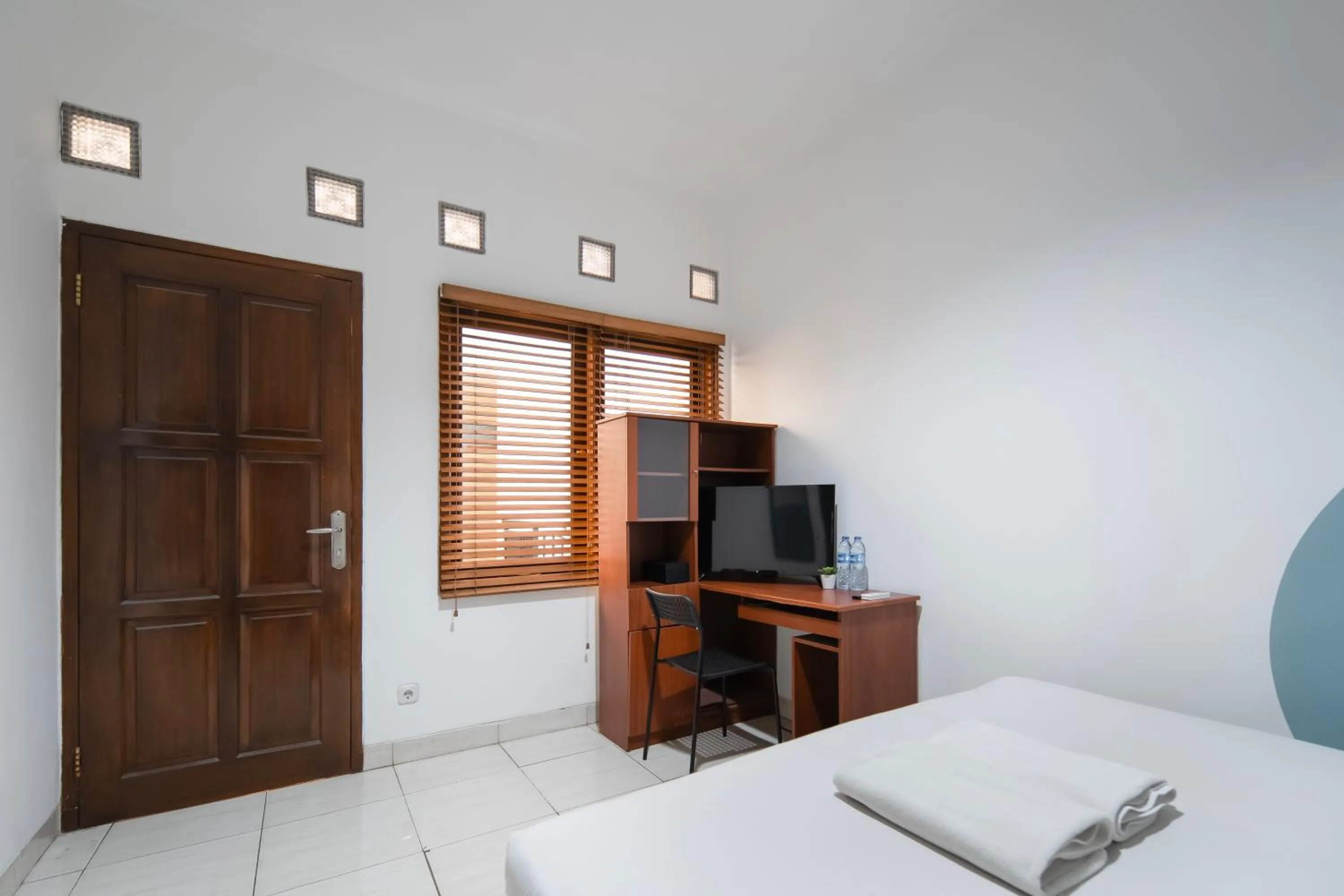 Bedroom, Bed in Cove Melita