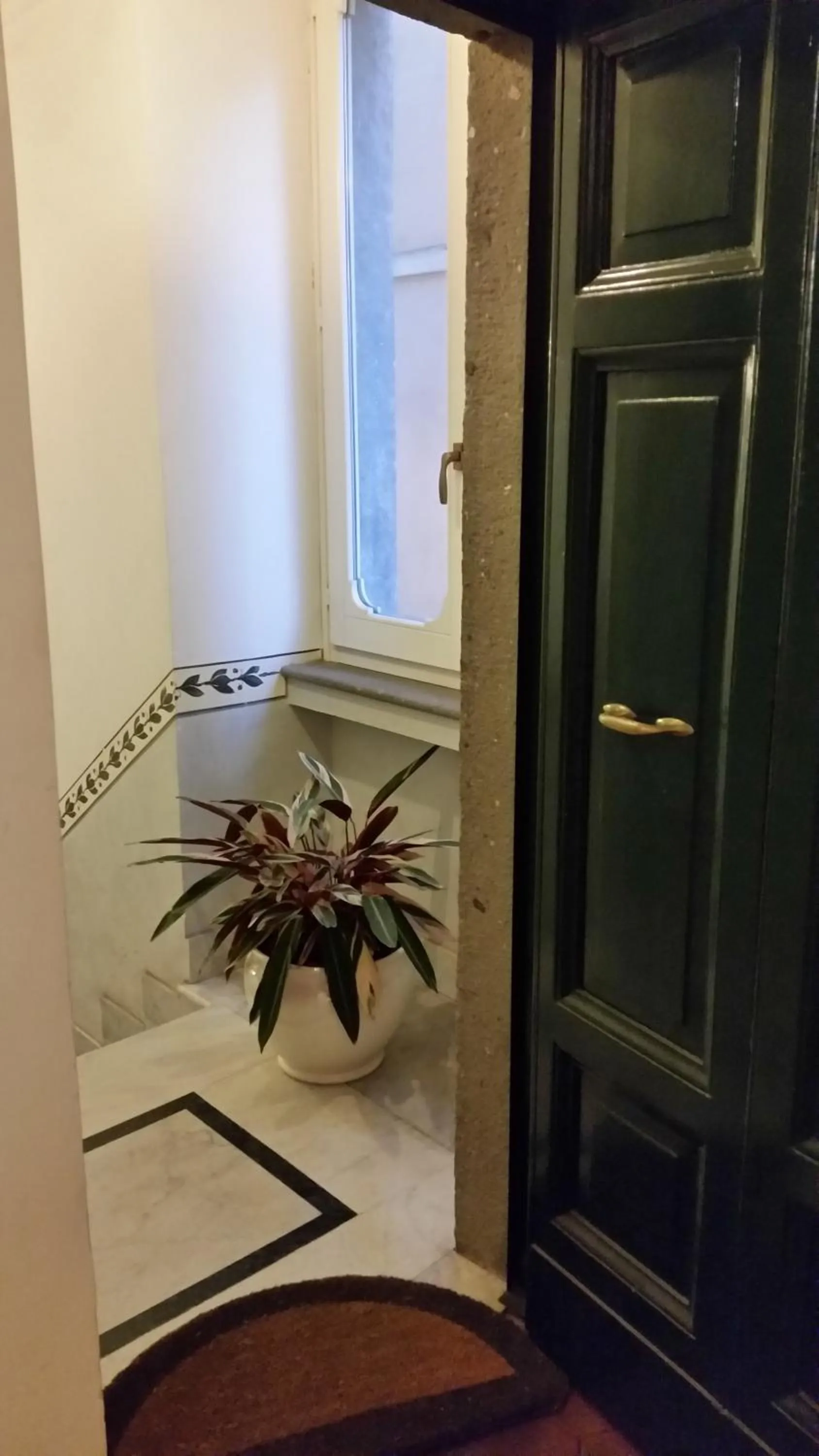 Decorative detail in Diapason Colosseo Suite