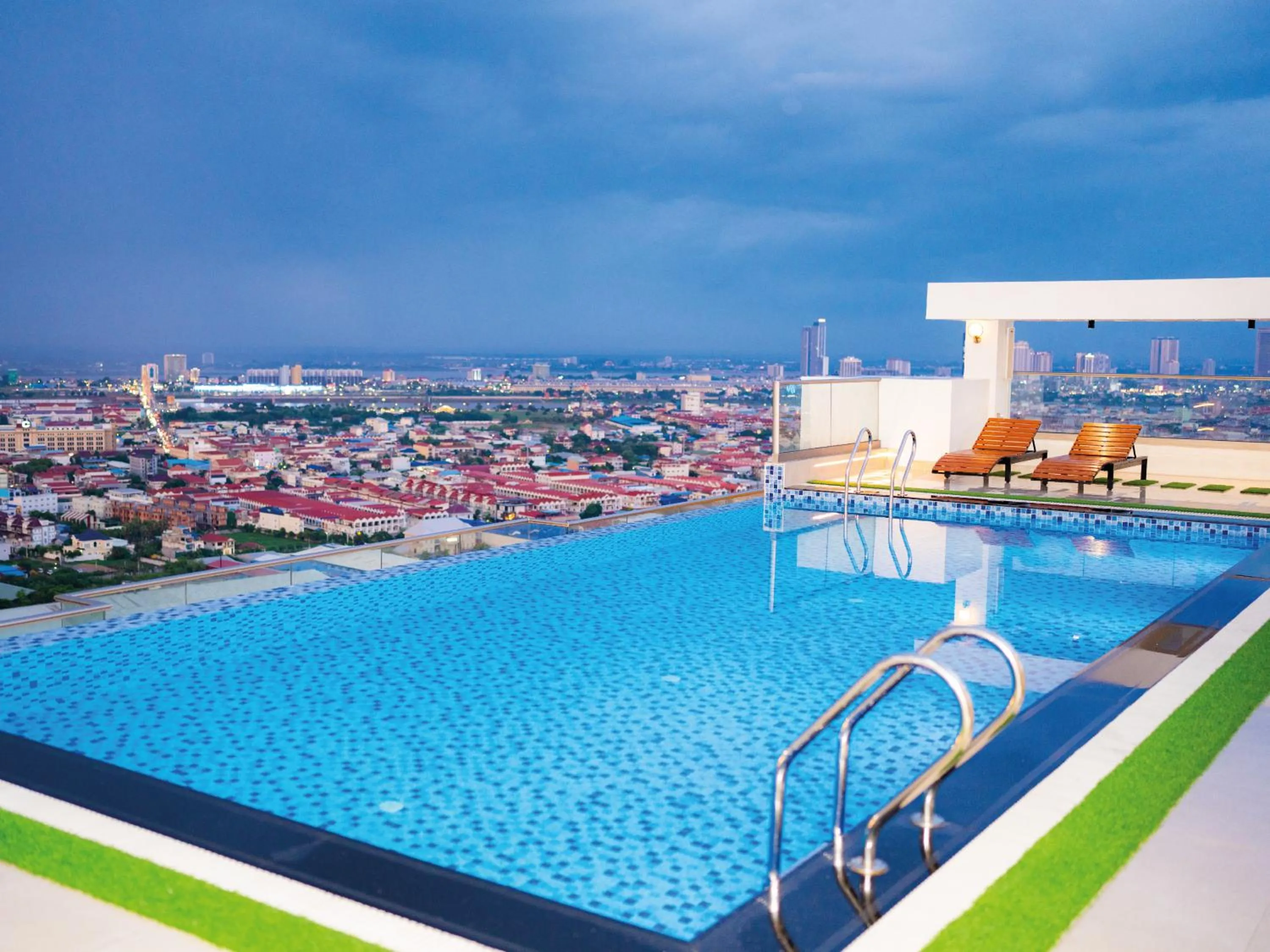 Swimming pool in TV-Tower 1