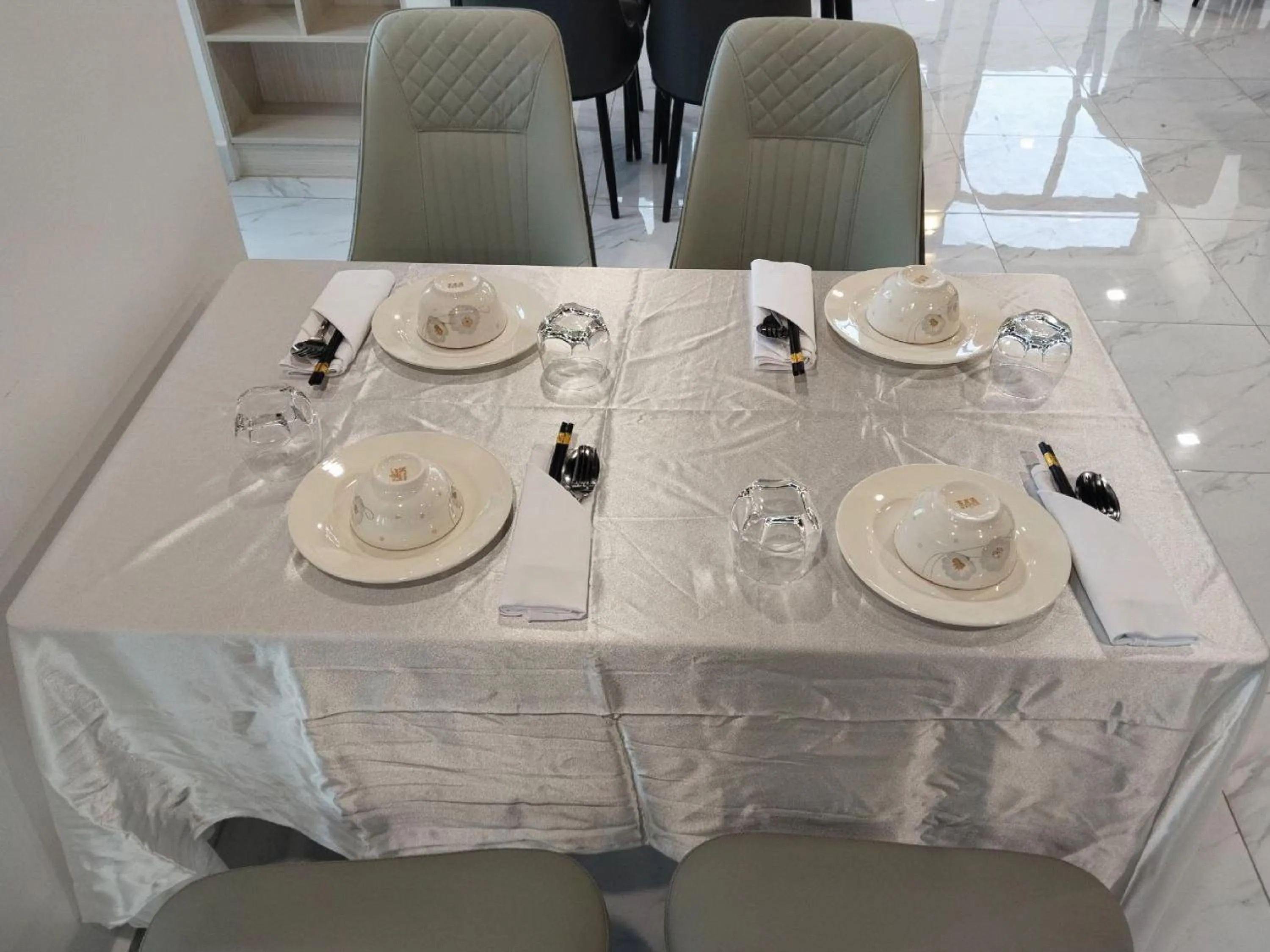 Restaurant/places to eat in TV-Tower 1