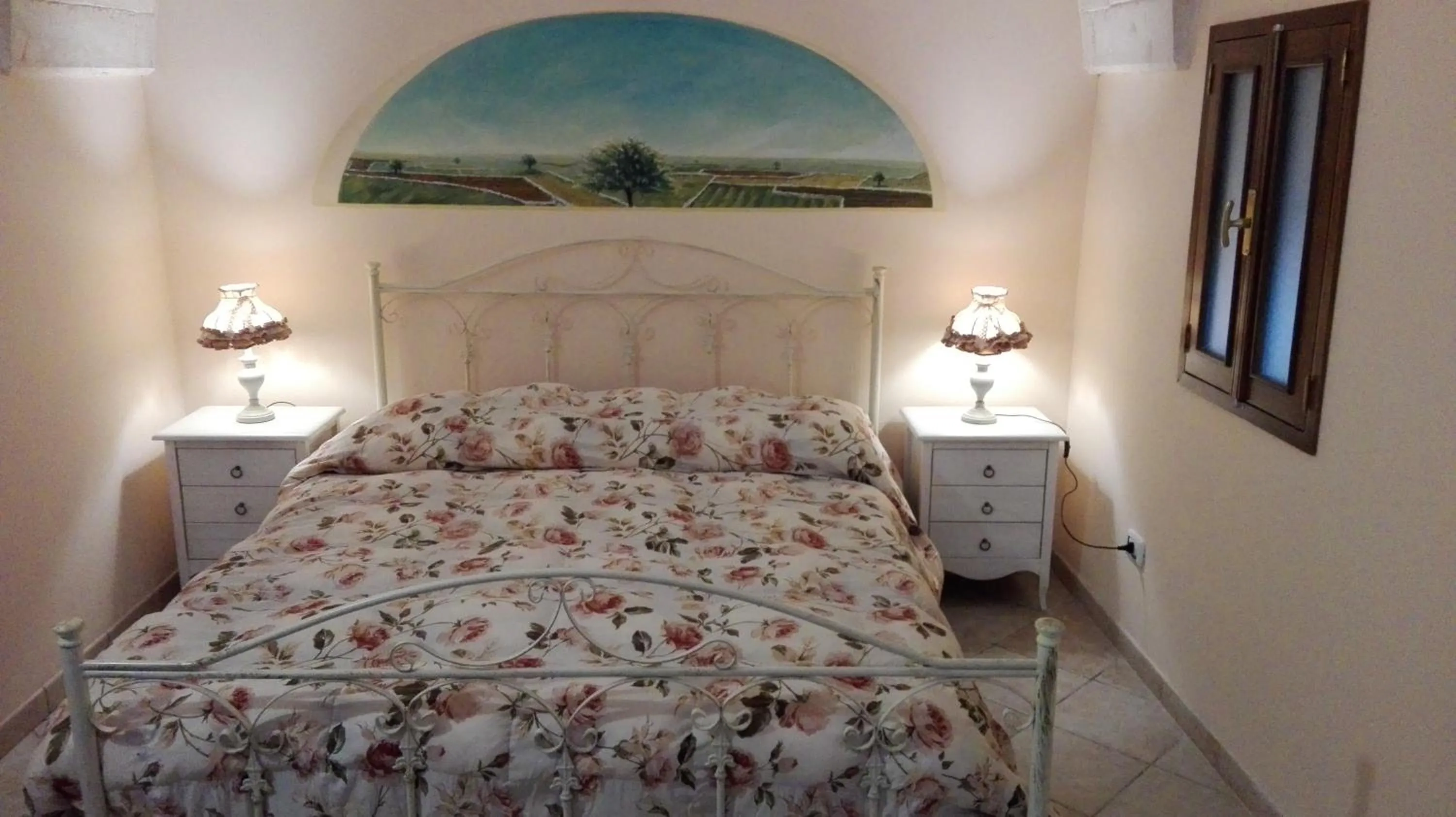 Property building, Bed in Archetto Bianco