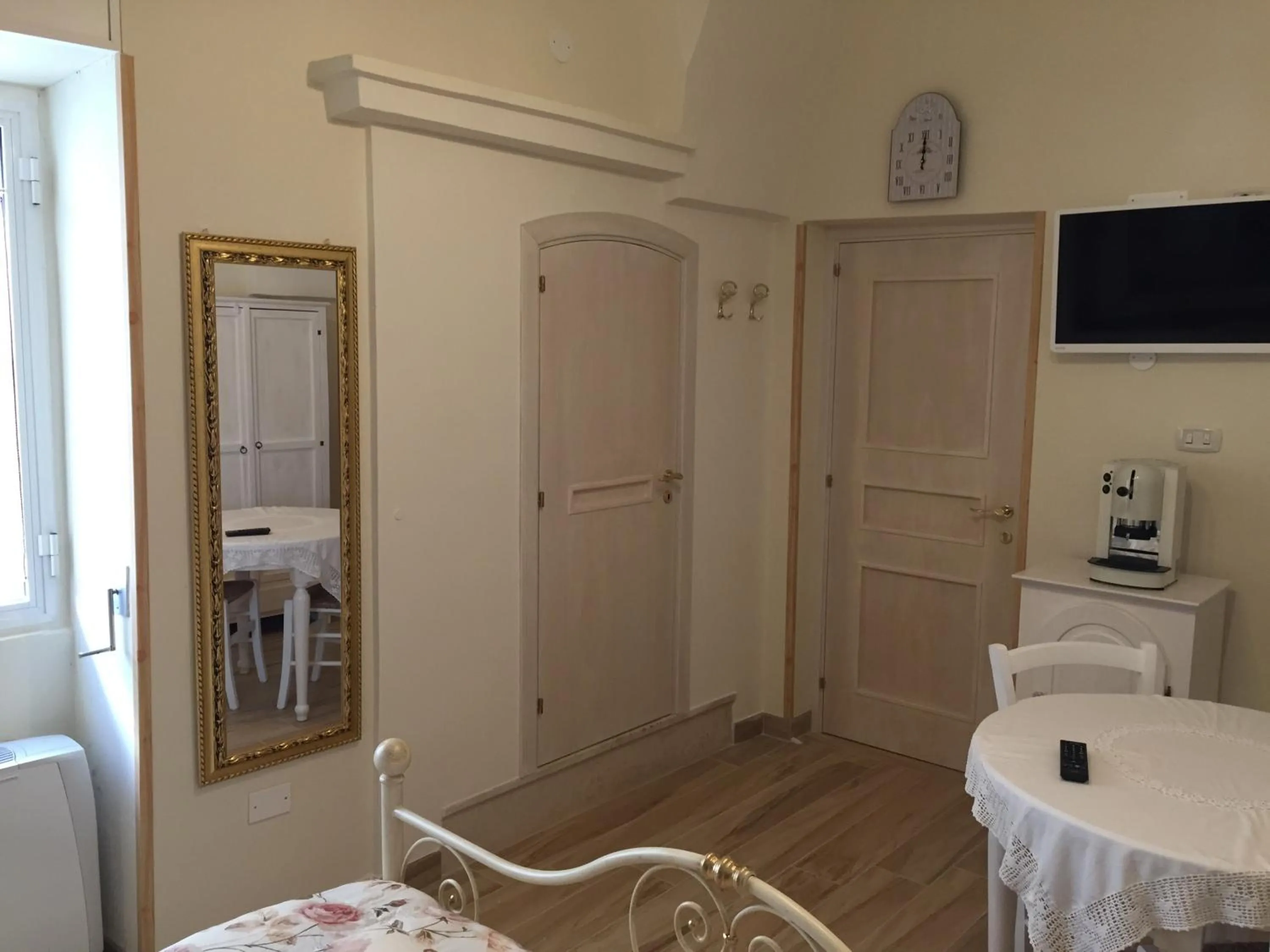 Photo of the whole room in Archetto Bianco