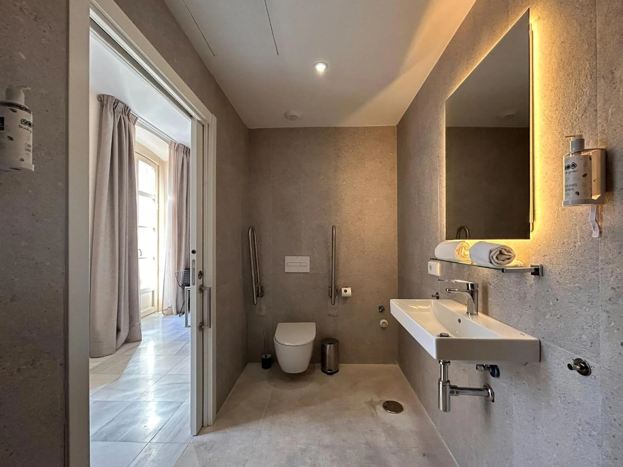 Bathroom in Smartr Malaga Centro