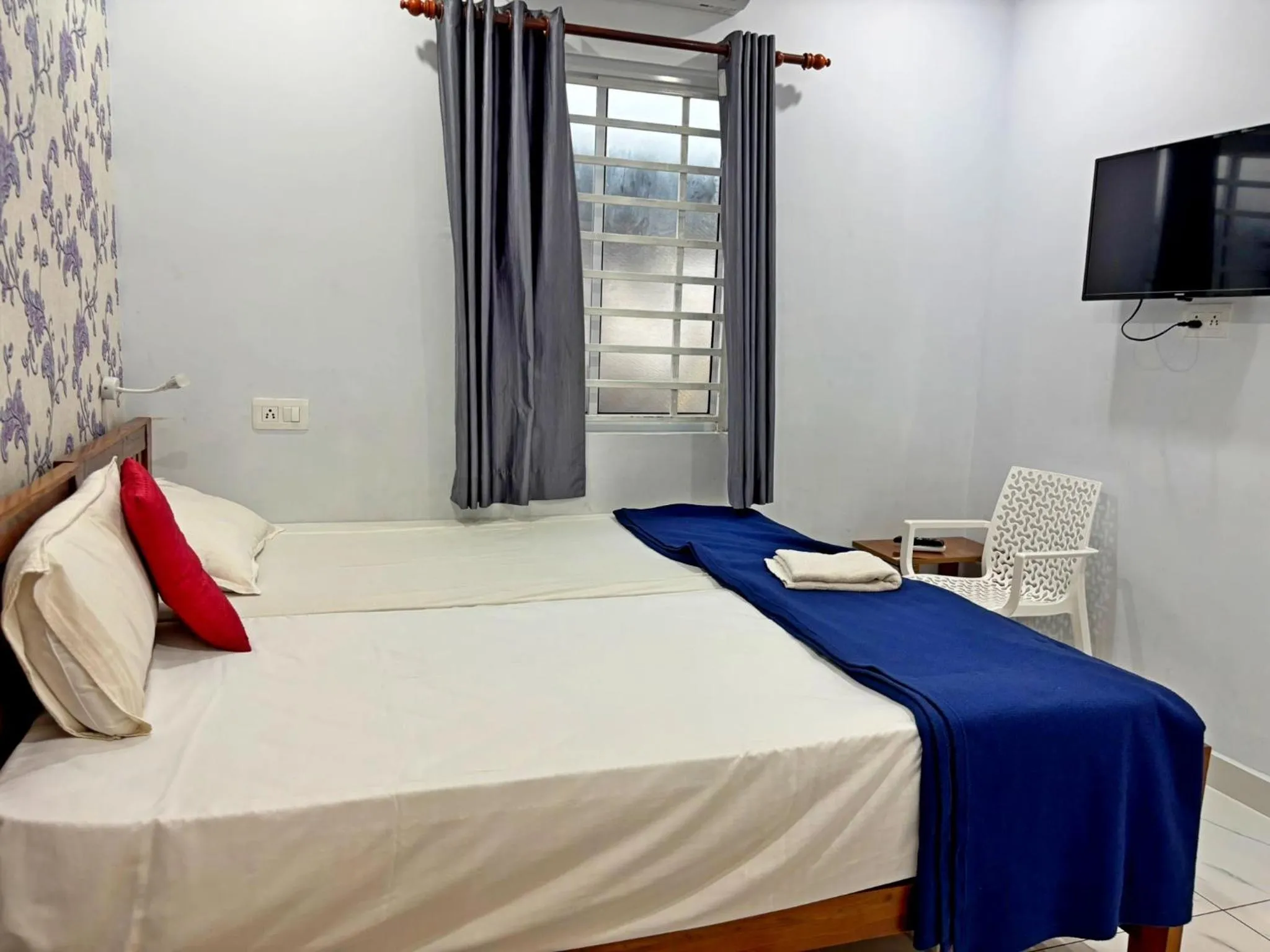 Photo of the whole room, Bed in Panakal Residency, Fort Kochi