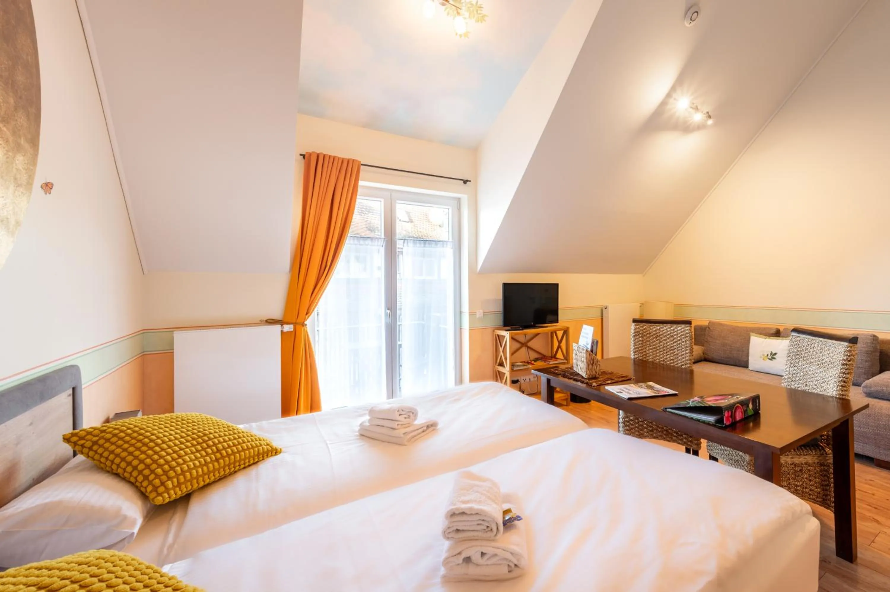 Bed in SCHUSTERjunge Aparthotel I Zentral I Studio Apartments I Küche & Bad I Parkplatz