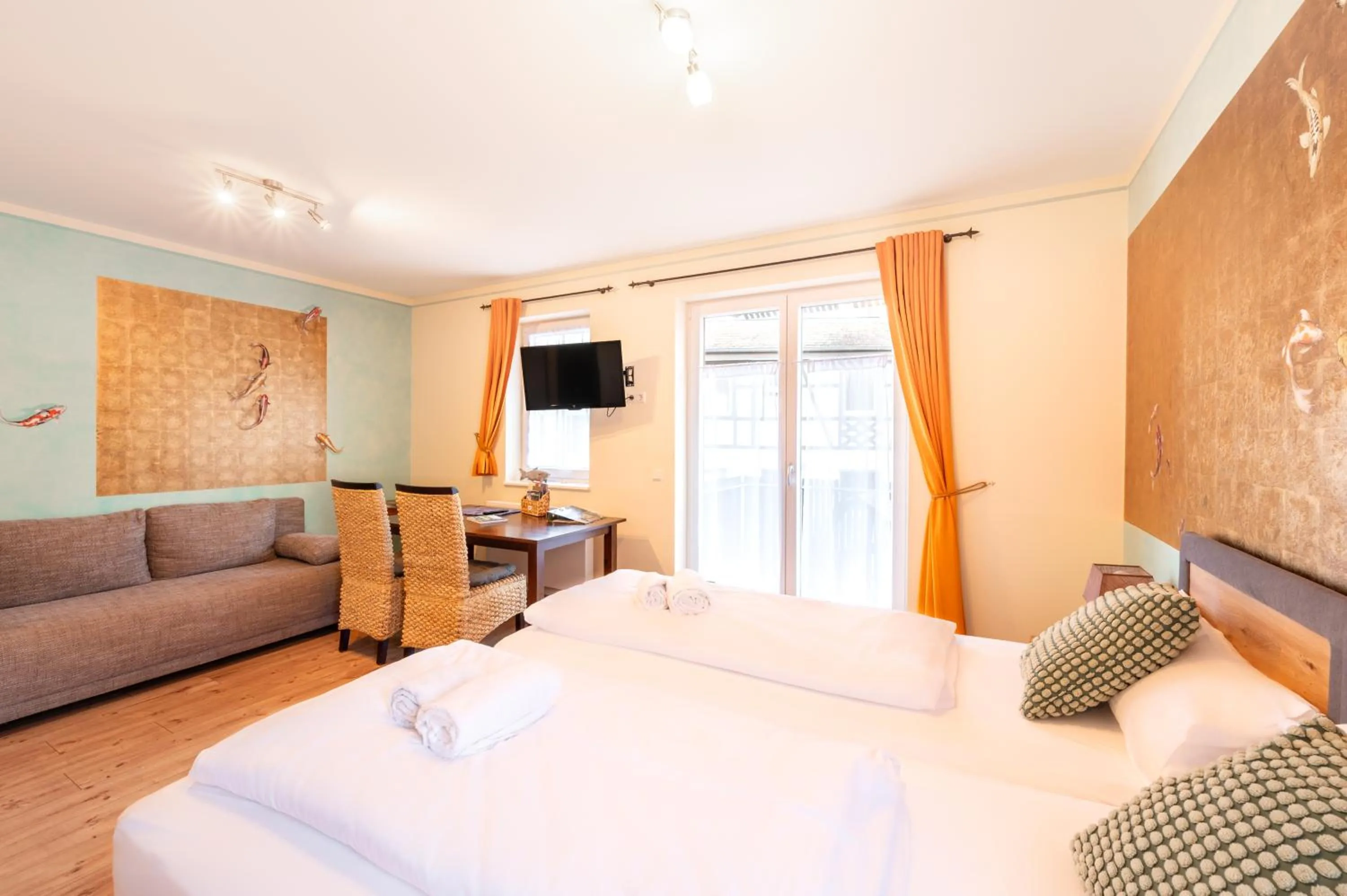 Bed in SCHUSTERjunge Aparthotel I Zentral I Studio Apartments I Küche & Bad I Parkplatz