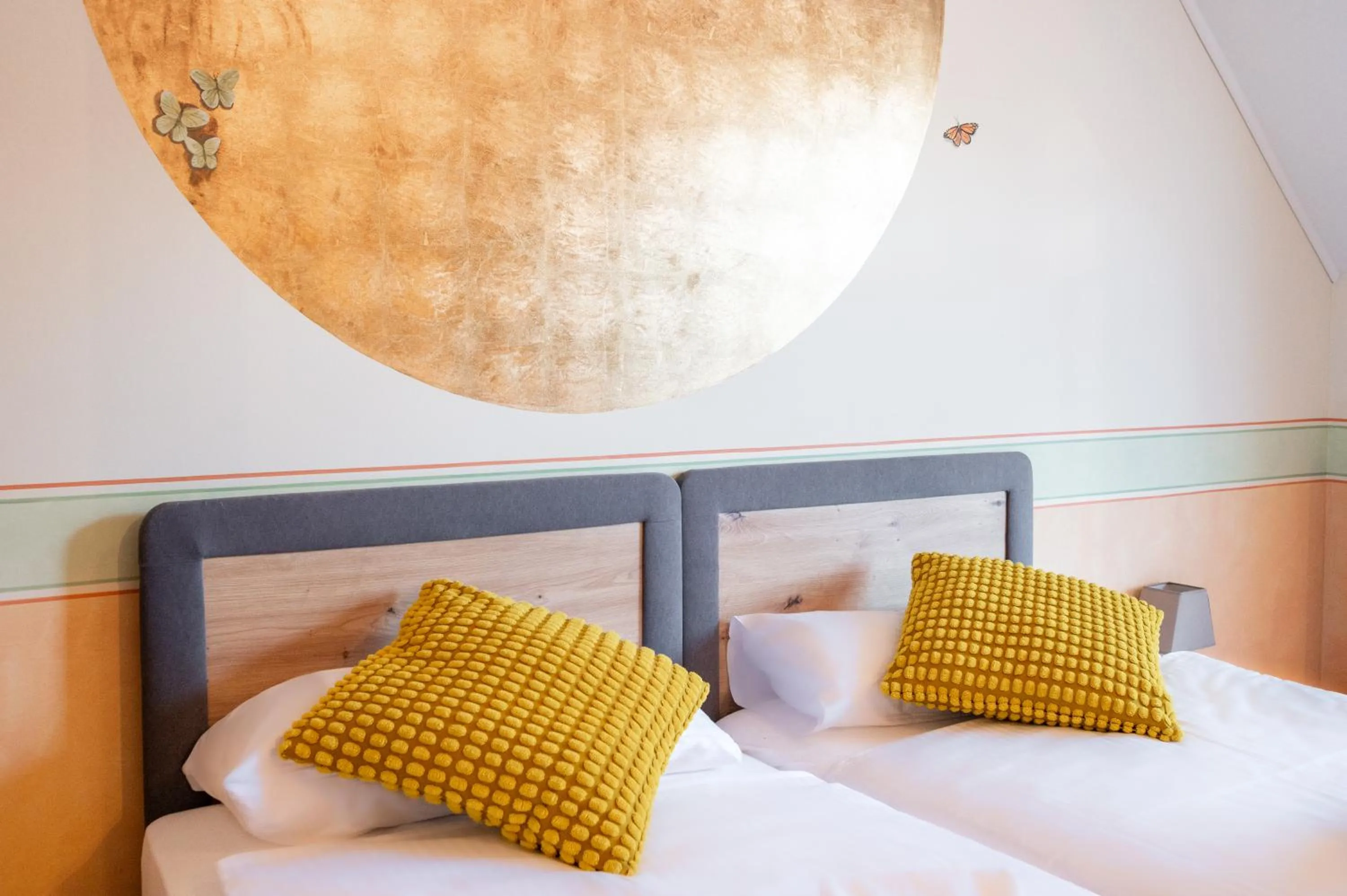 Bed in SCHUSTERjunge Aparthotel I Zentral I Studio Apartments I Küche & Bad I Parkplatz