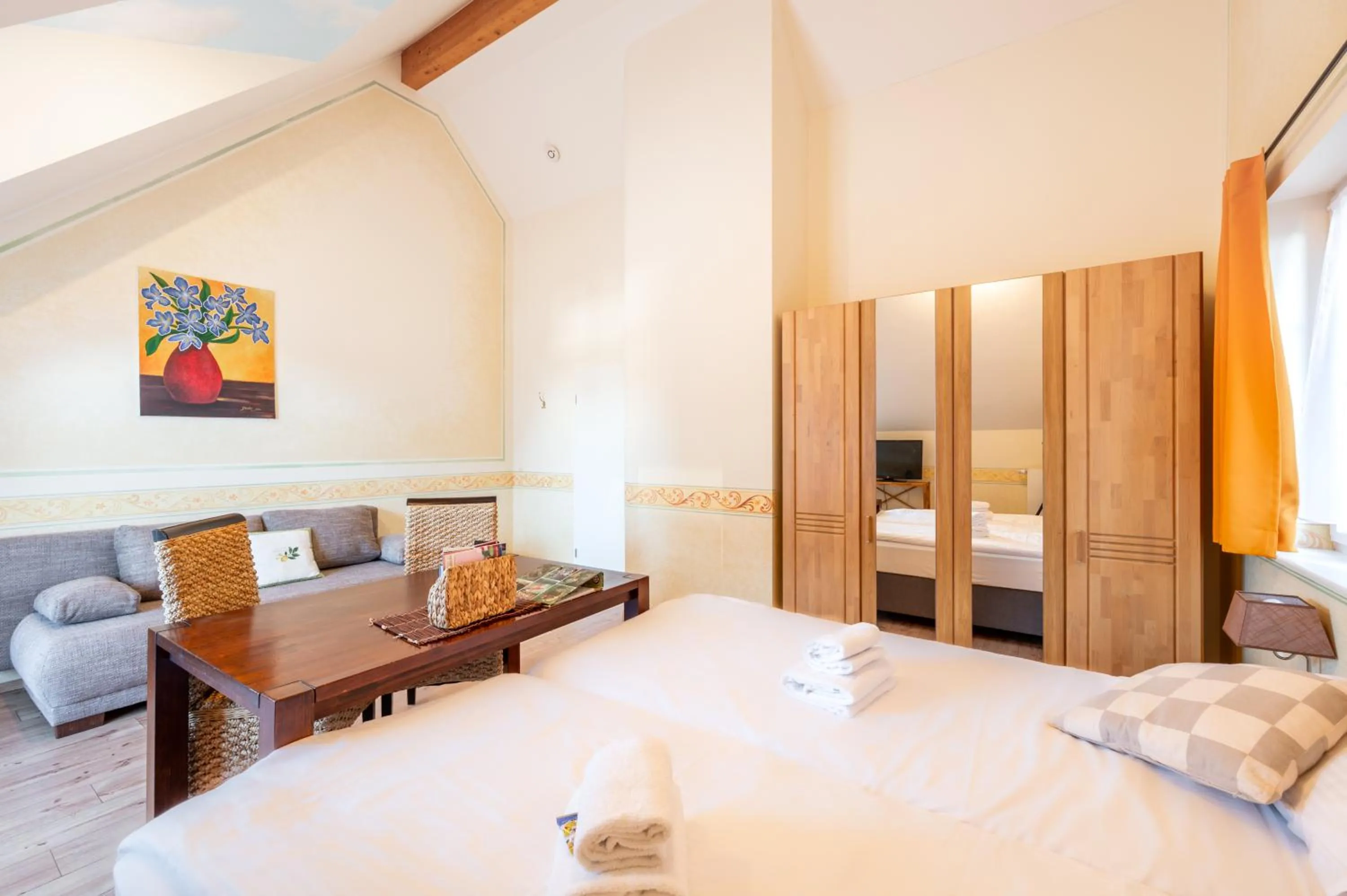 Bed in SCHUSTERjunge Aparthotel I Zentral I Studio Apartments I Küche & Bad I Parkplatz