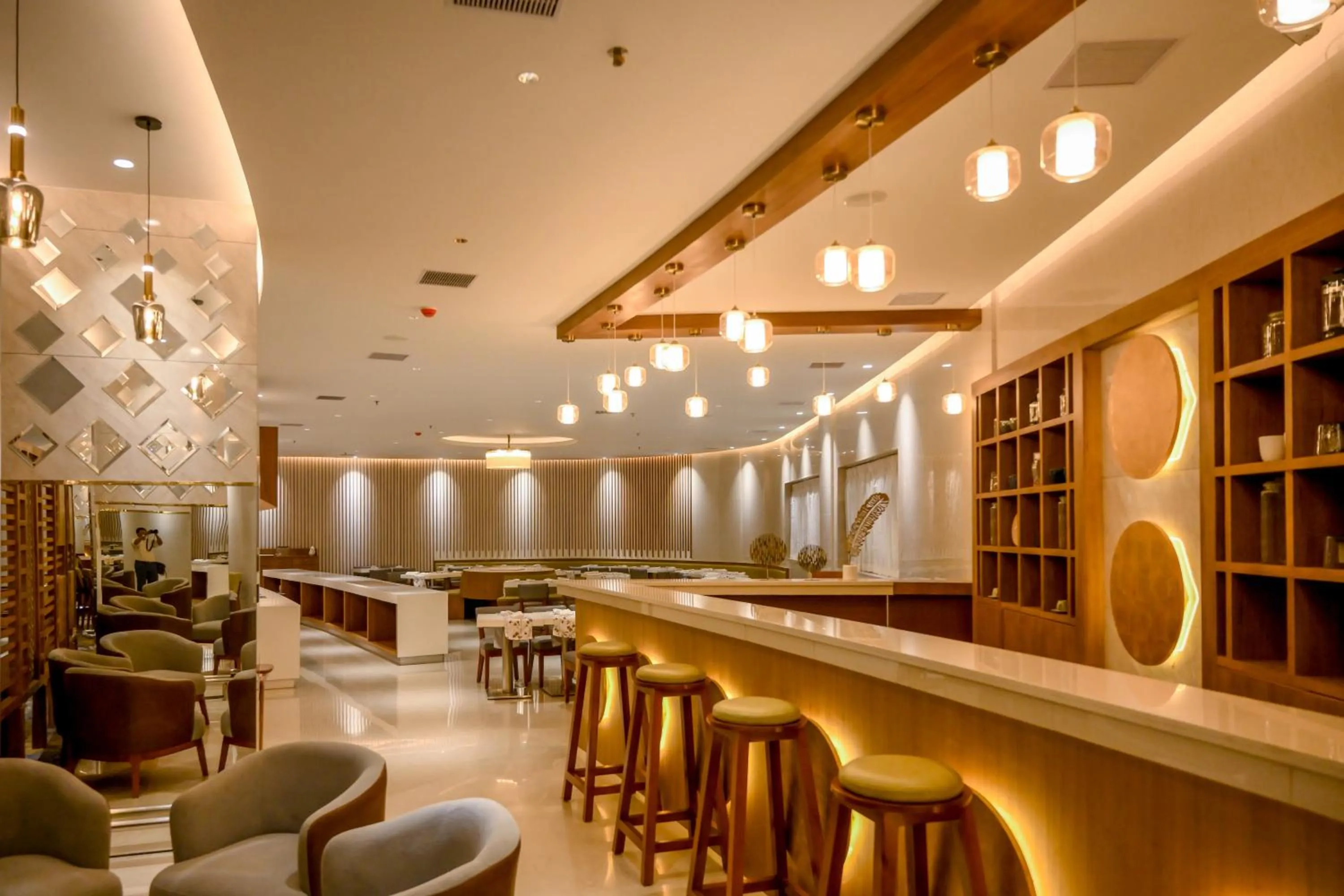 Restaurant/places to eat in TIARA by MPS