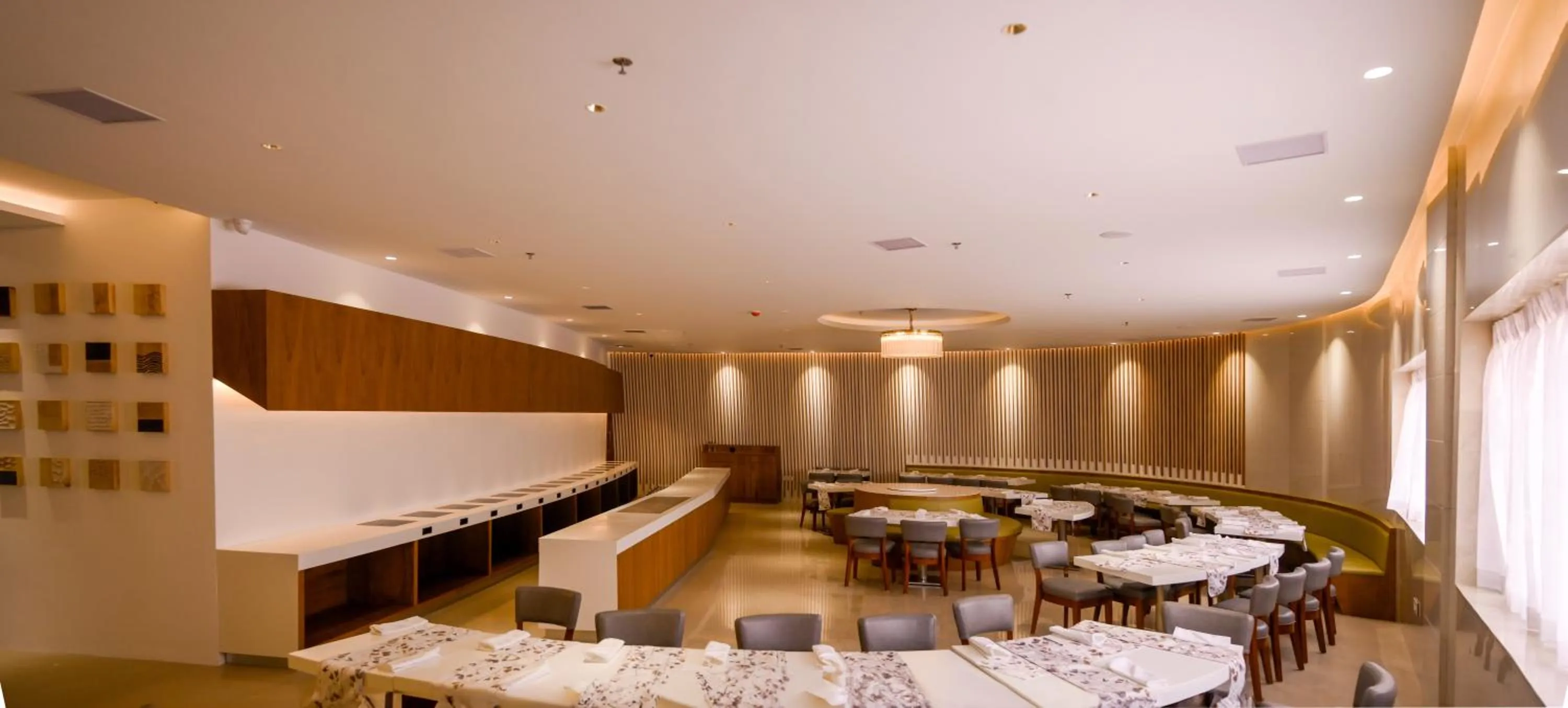 Restaurant/places to eat in TIARA by MPS