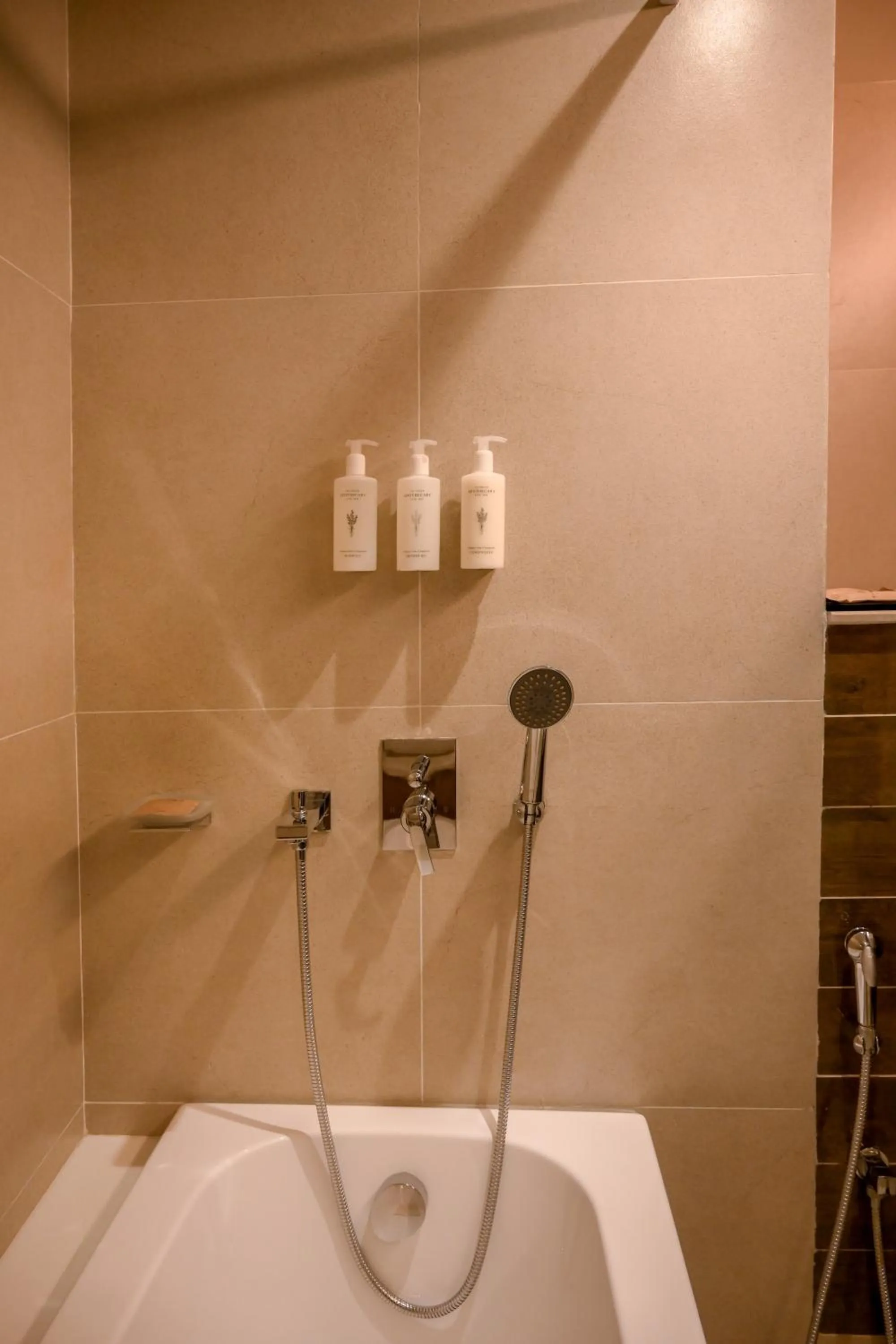 Shower in TIARA by MPS